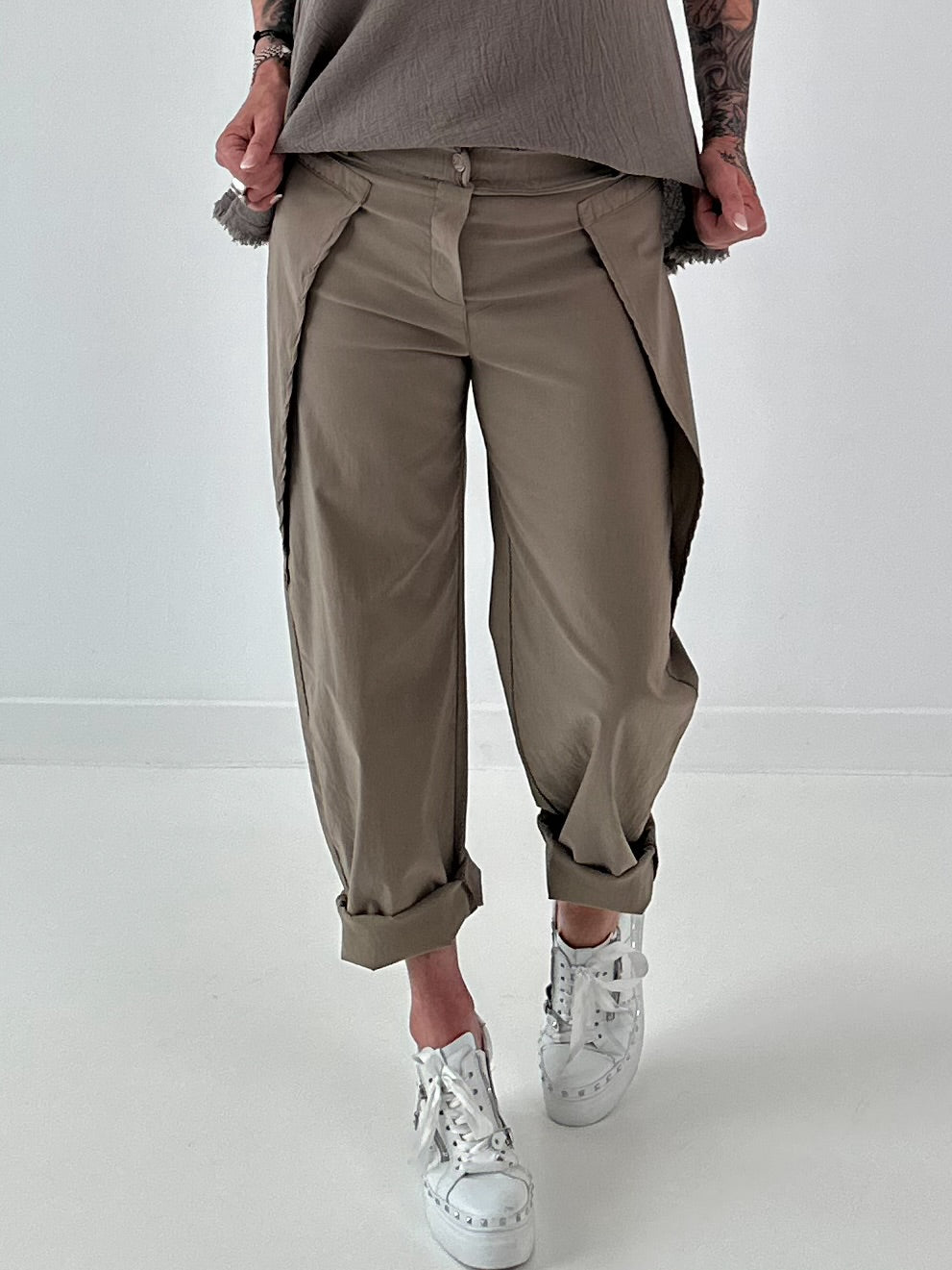 Hose mit besonderem Design - taupe