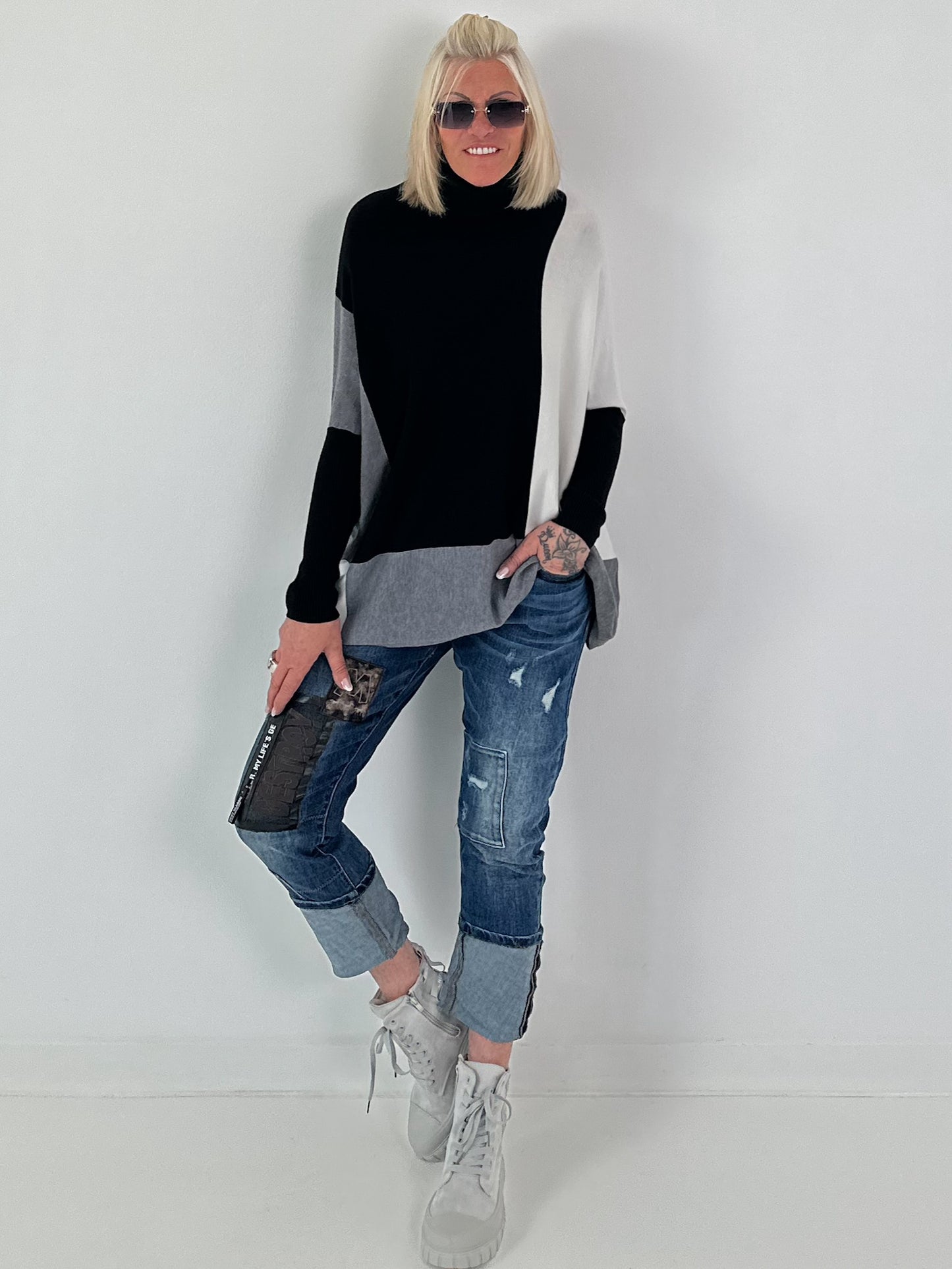 Oversized Feinstrickpullover mit Stulpenärmeln - schwarz-weiss-grau