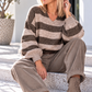 Gestreifter Pullover mit V-Neck - taupe-chocolate