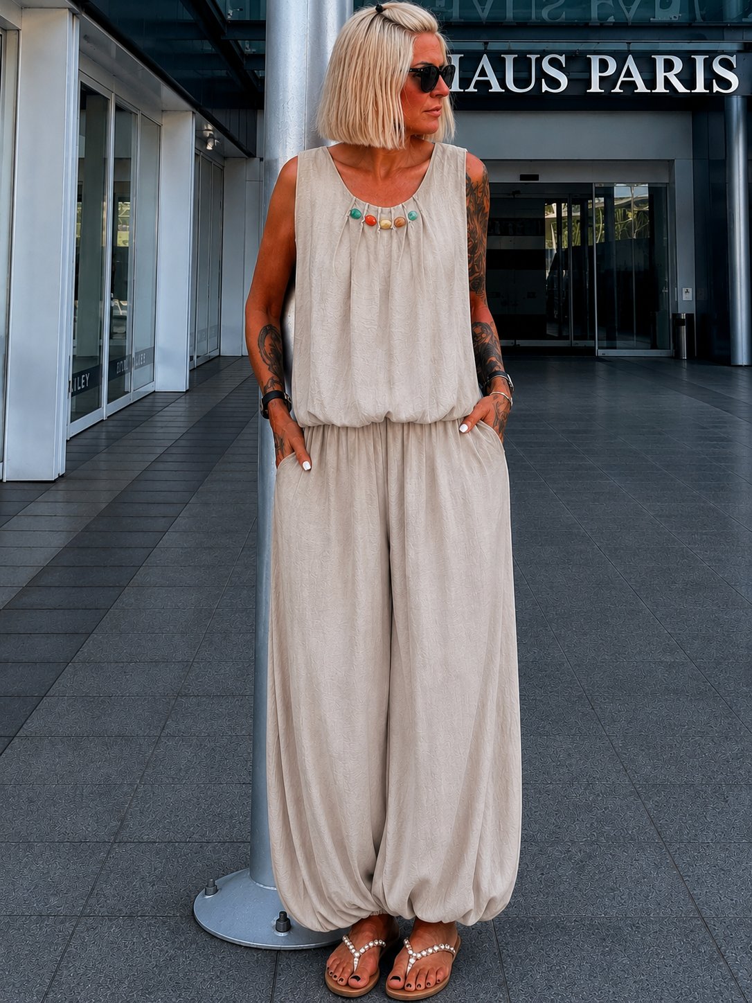 Zweiteiler mit Schmucksteinen - beige