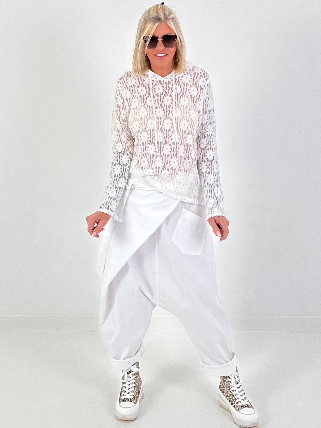 Baggy Trousers with Overlay - white