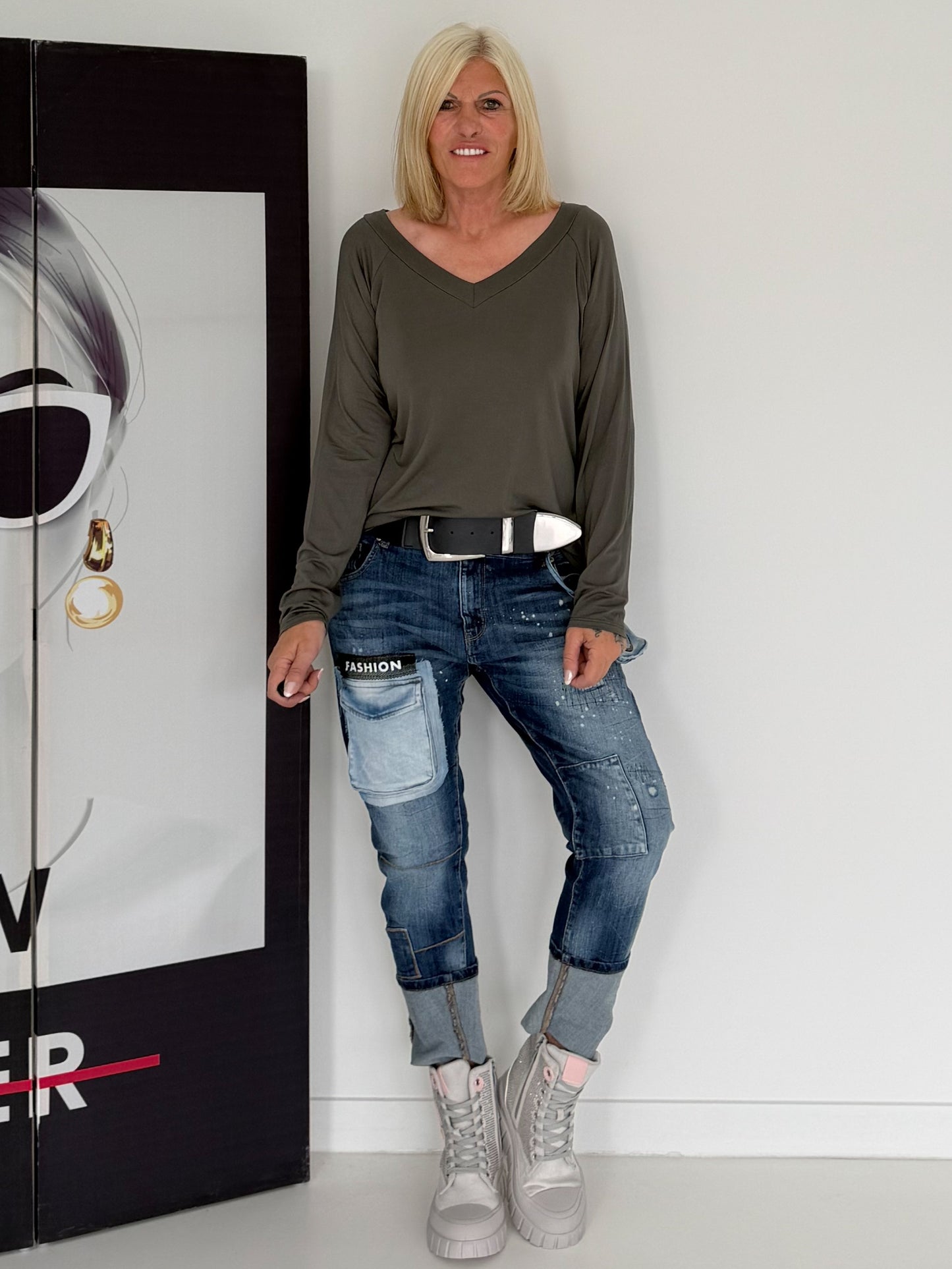 Basic Shirt mit V-Ausschnitt - anthrazit