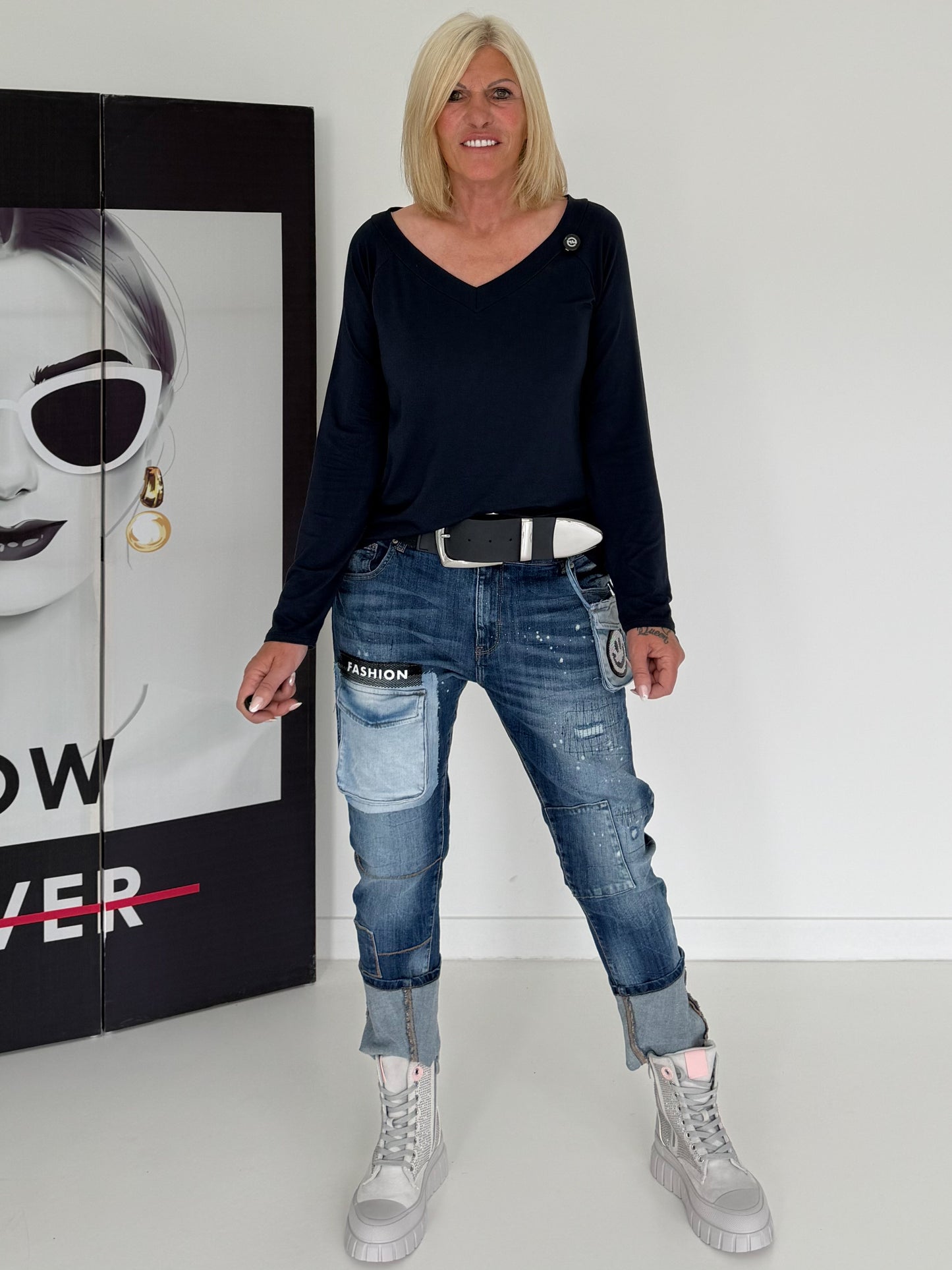 Basic Shirt mit V-Ausschnitt - marine