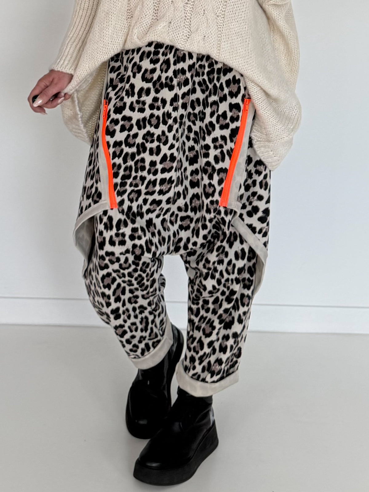 Haremhose im Leo-Print - beige-mehrfarbig