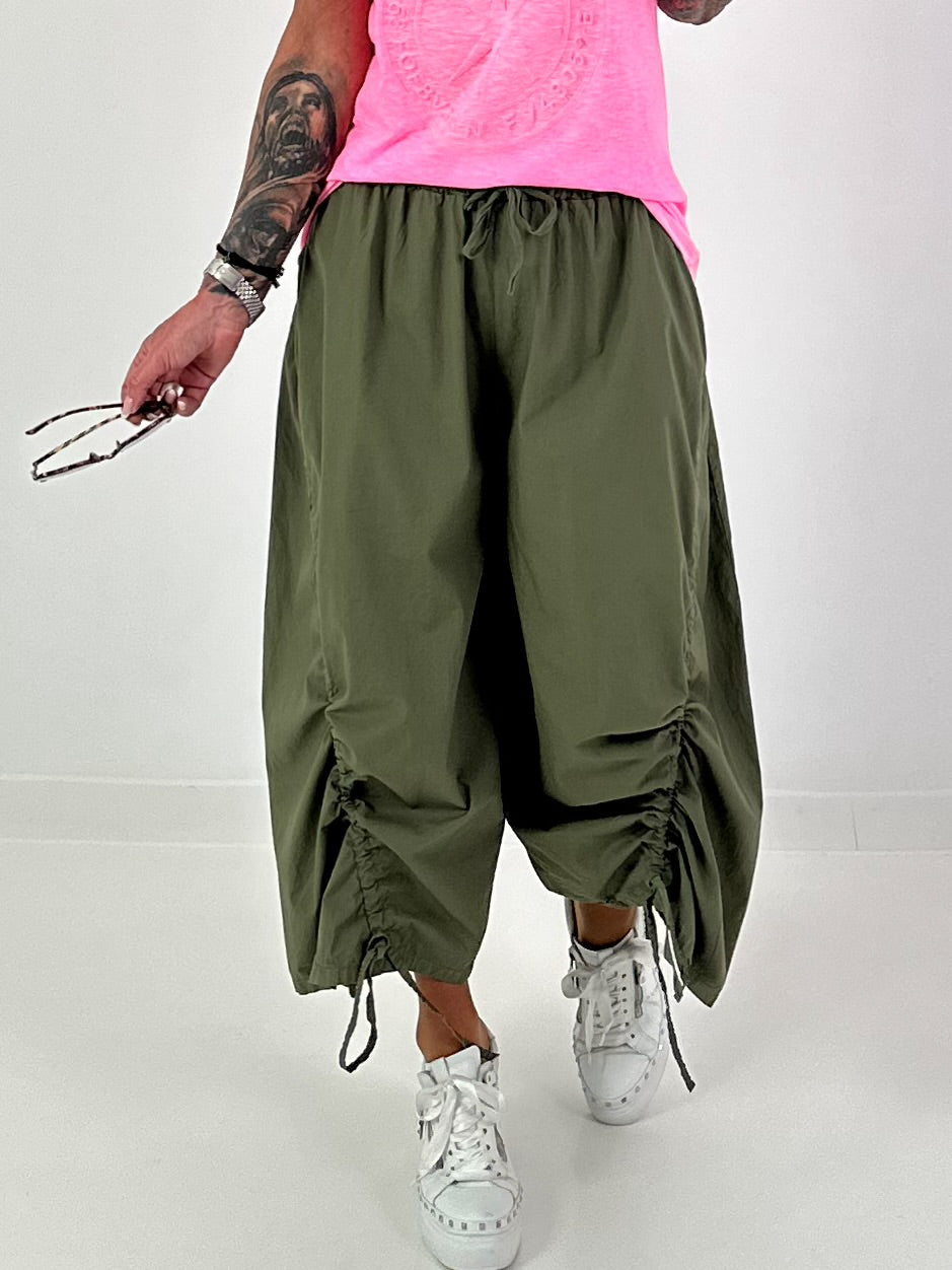 Balloon trousers with gathering seams - khaki