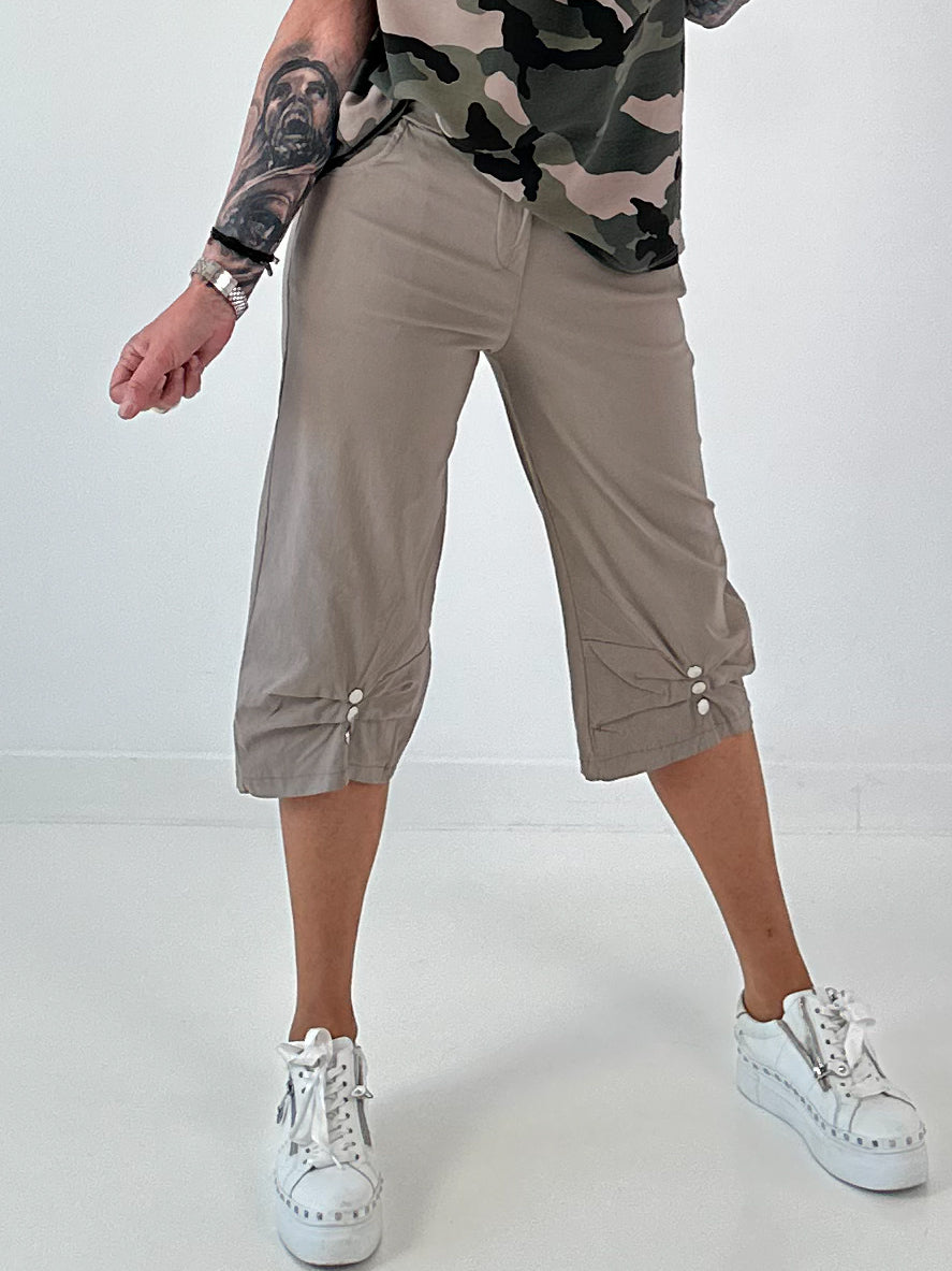 Hose mit Druckknöpfen Details - taupe
