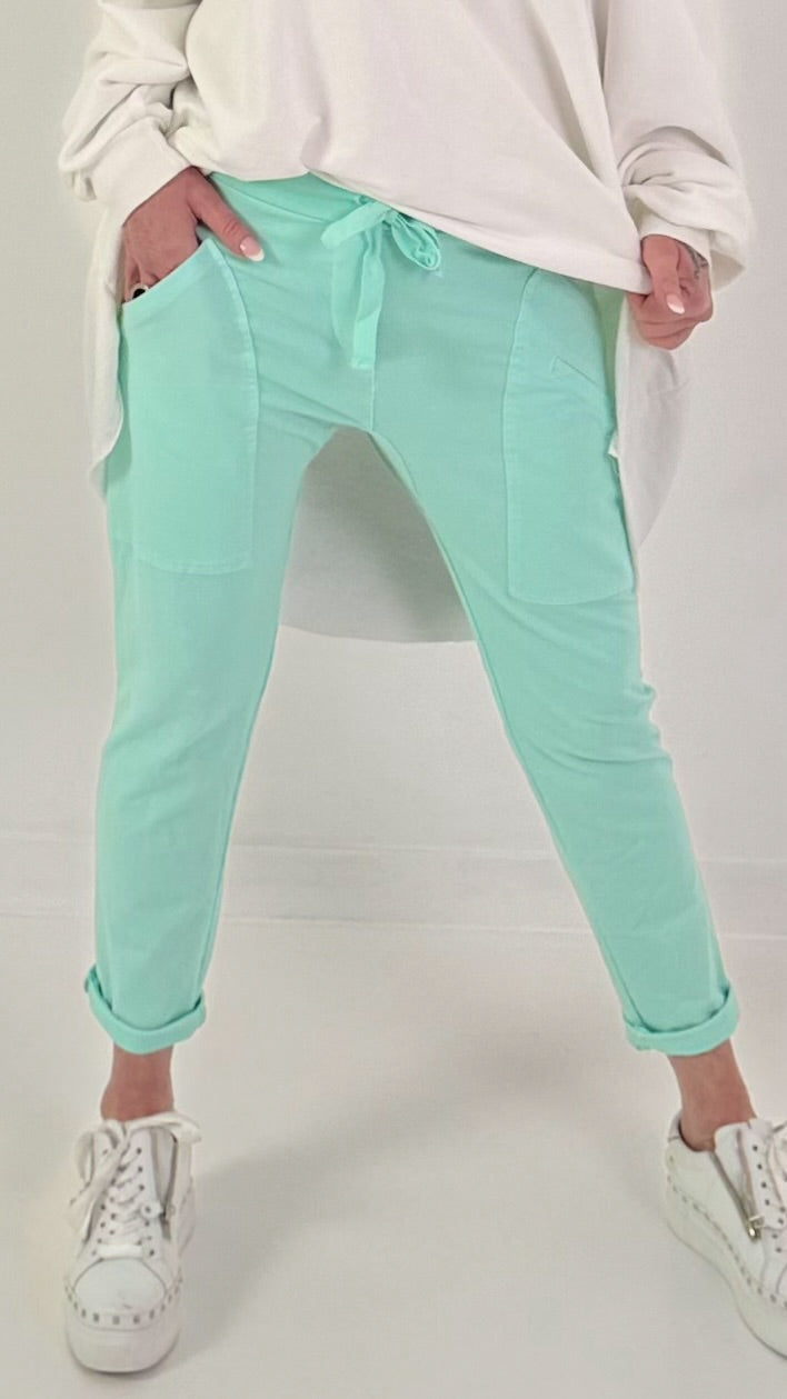 Sweatpants with large patch pockets - mint