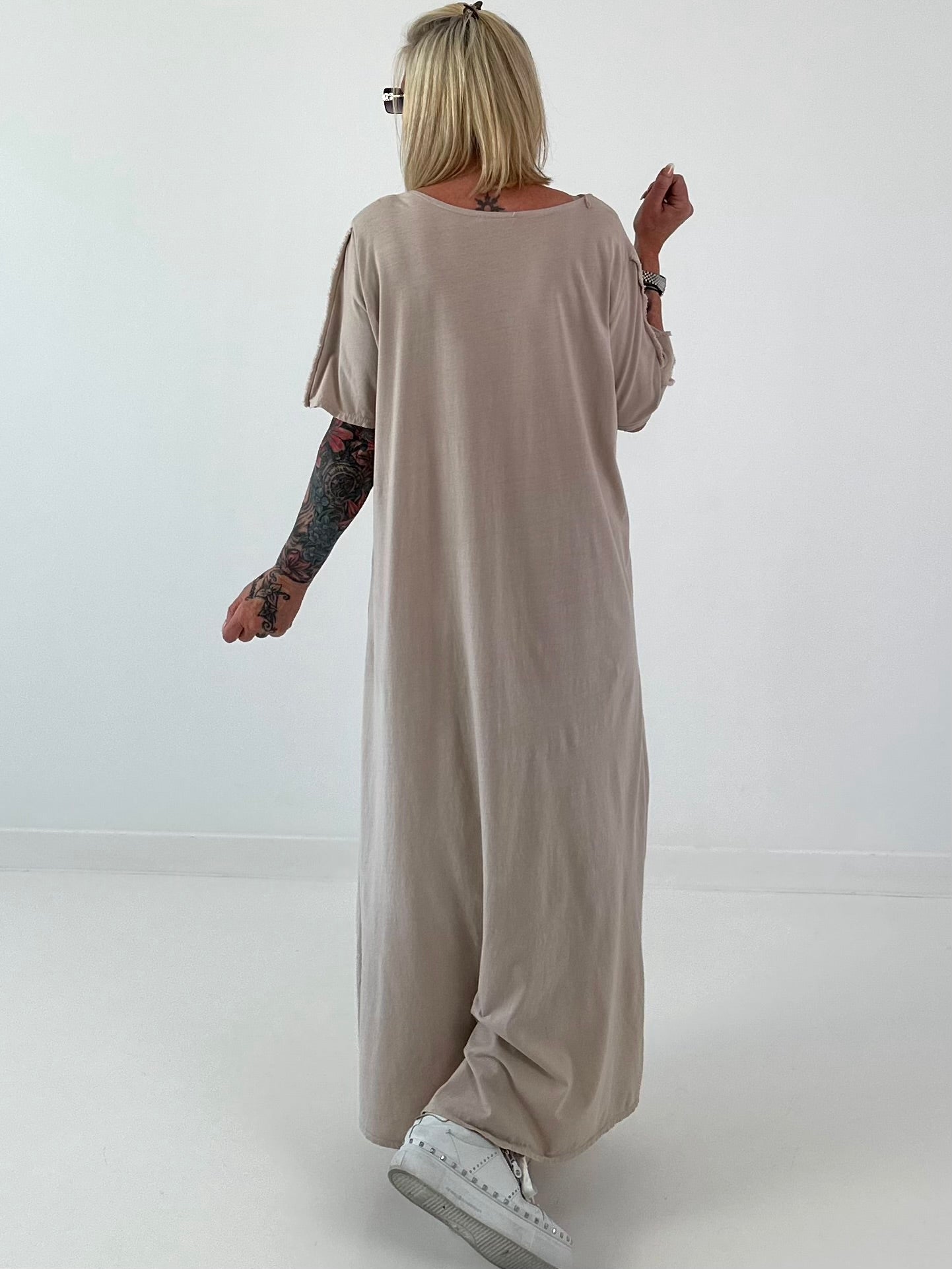 T-Shirt Kleid mit Ösen -beige