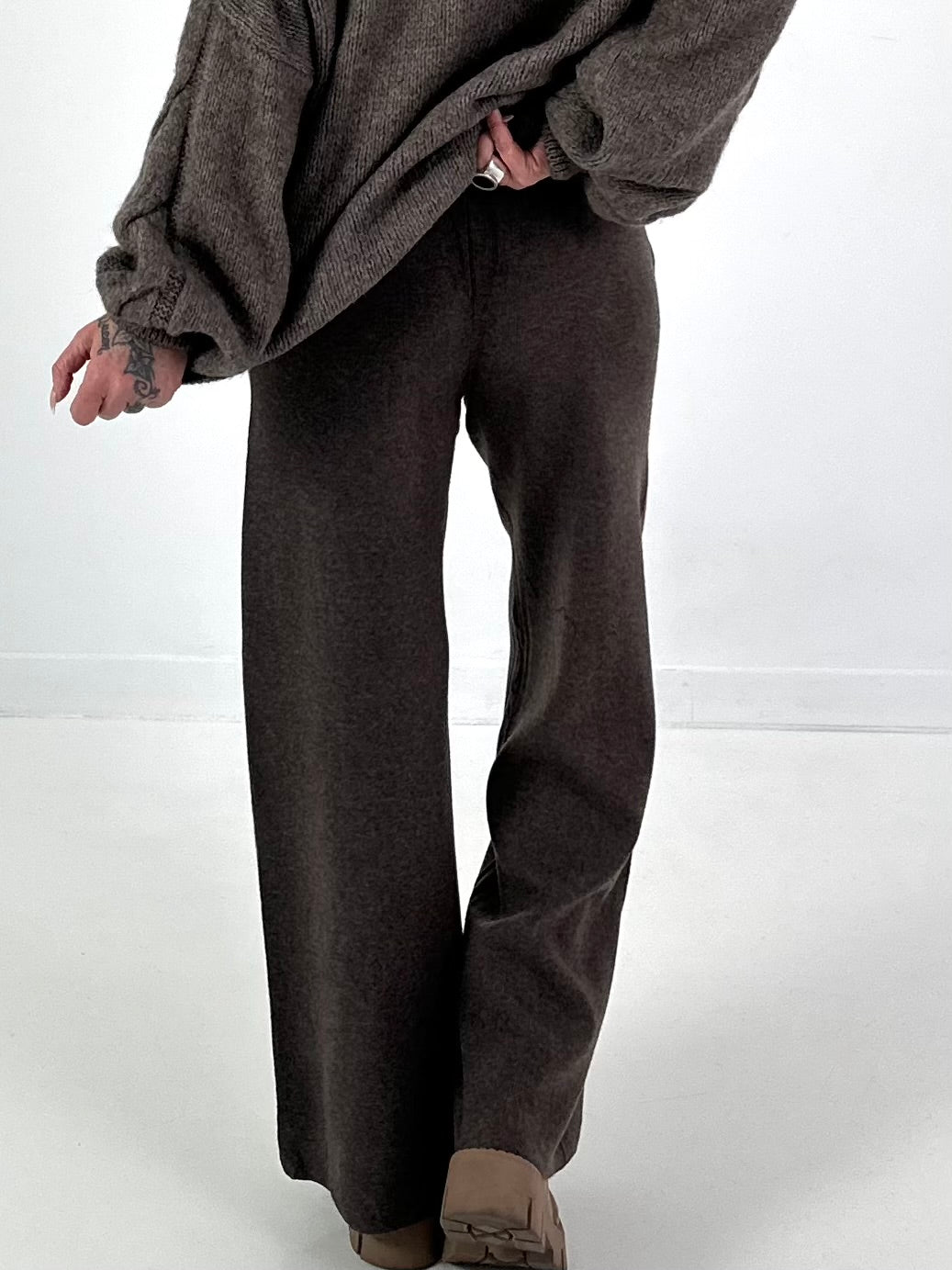 Knitted trousers model "Weave&amp;Wear" - brown