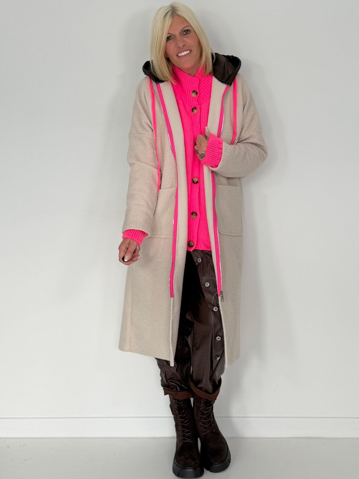 Teddy curl coat with neon accents - beige