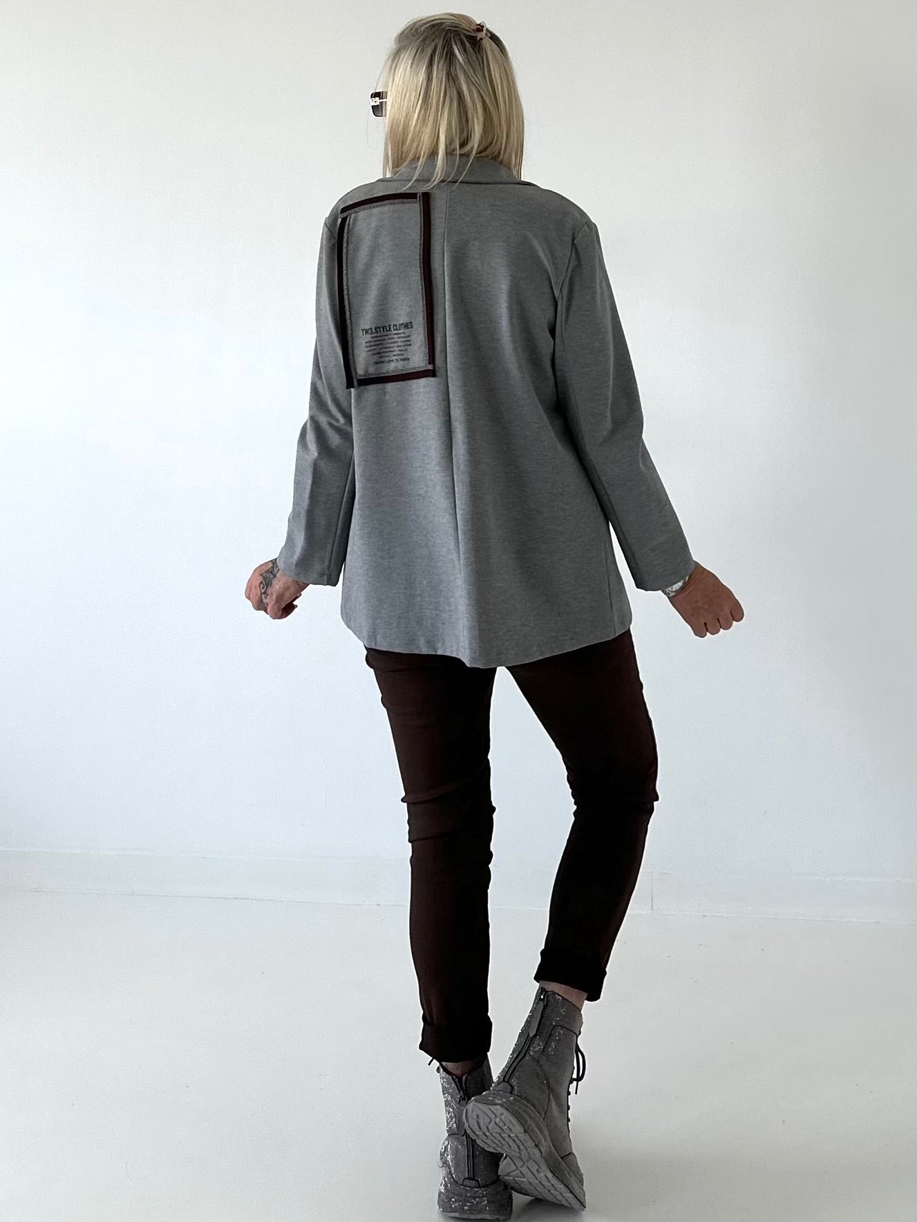 Blazer mit Statement Patch - grau