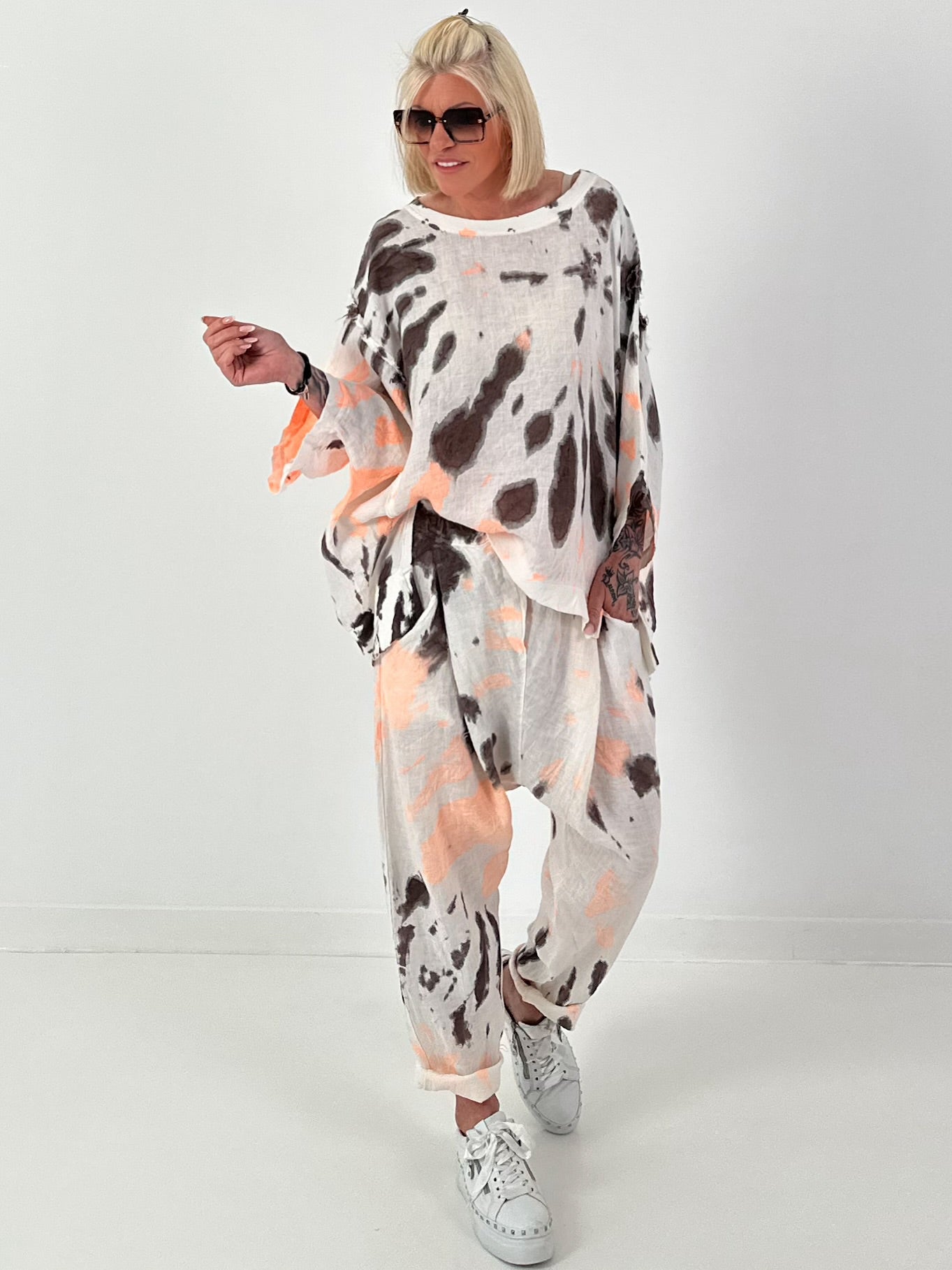 Linen Baggy with Tie-Dye Pattern - white-neon orange-dark brown