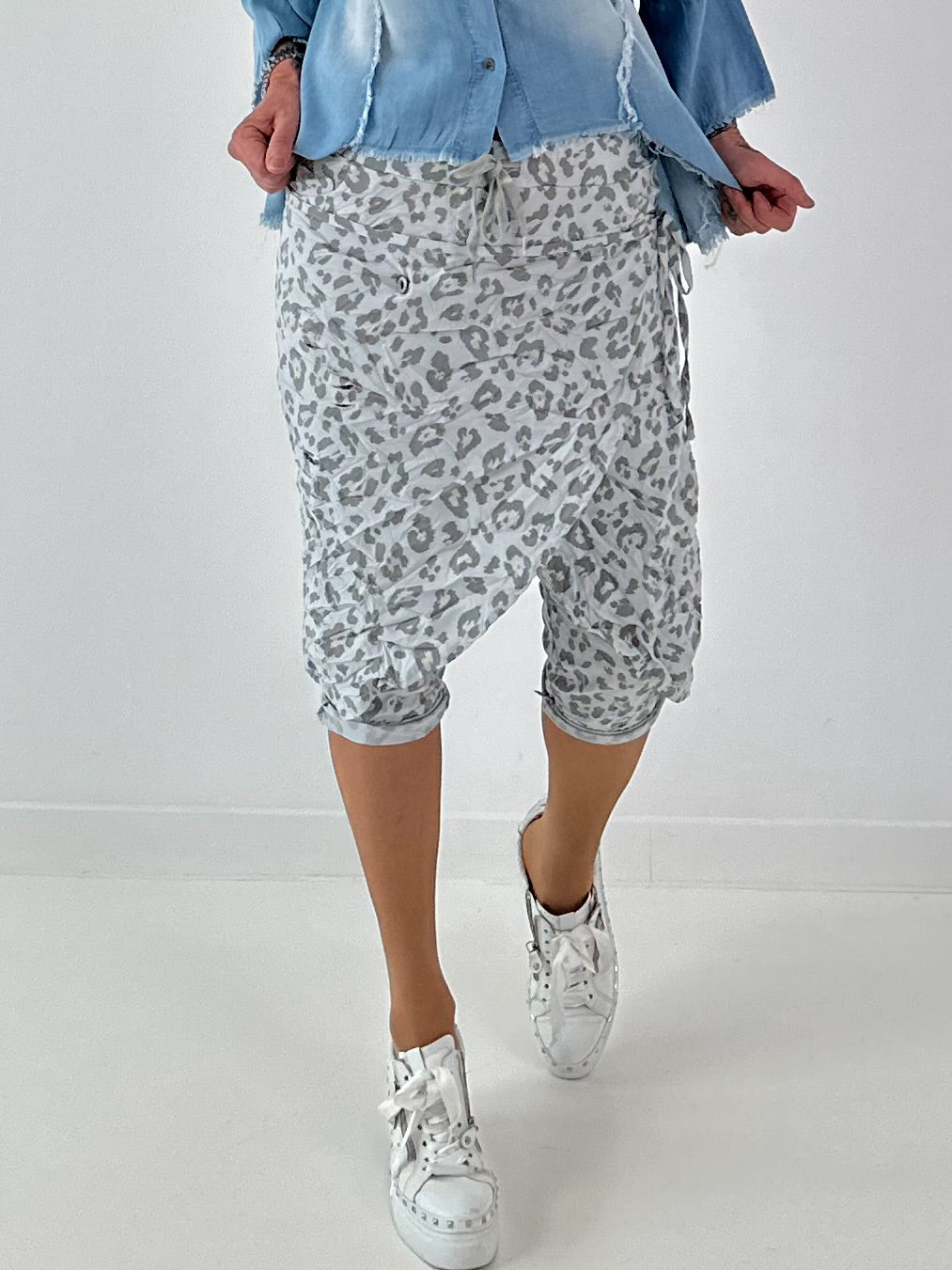 Stylische Hose mit Überwurf im Knit-Look - hellgrau