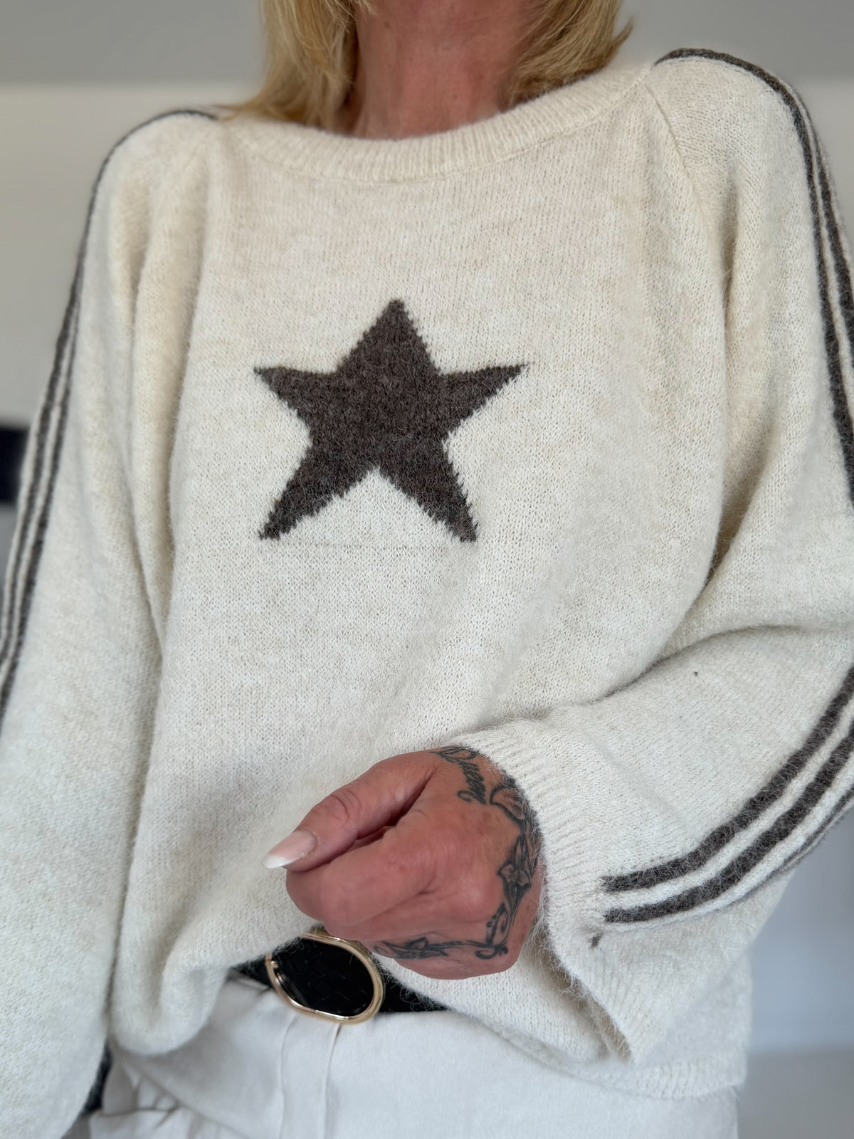 Kuscheliger Pullover mit Sternmotiv - beige-mokka