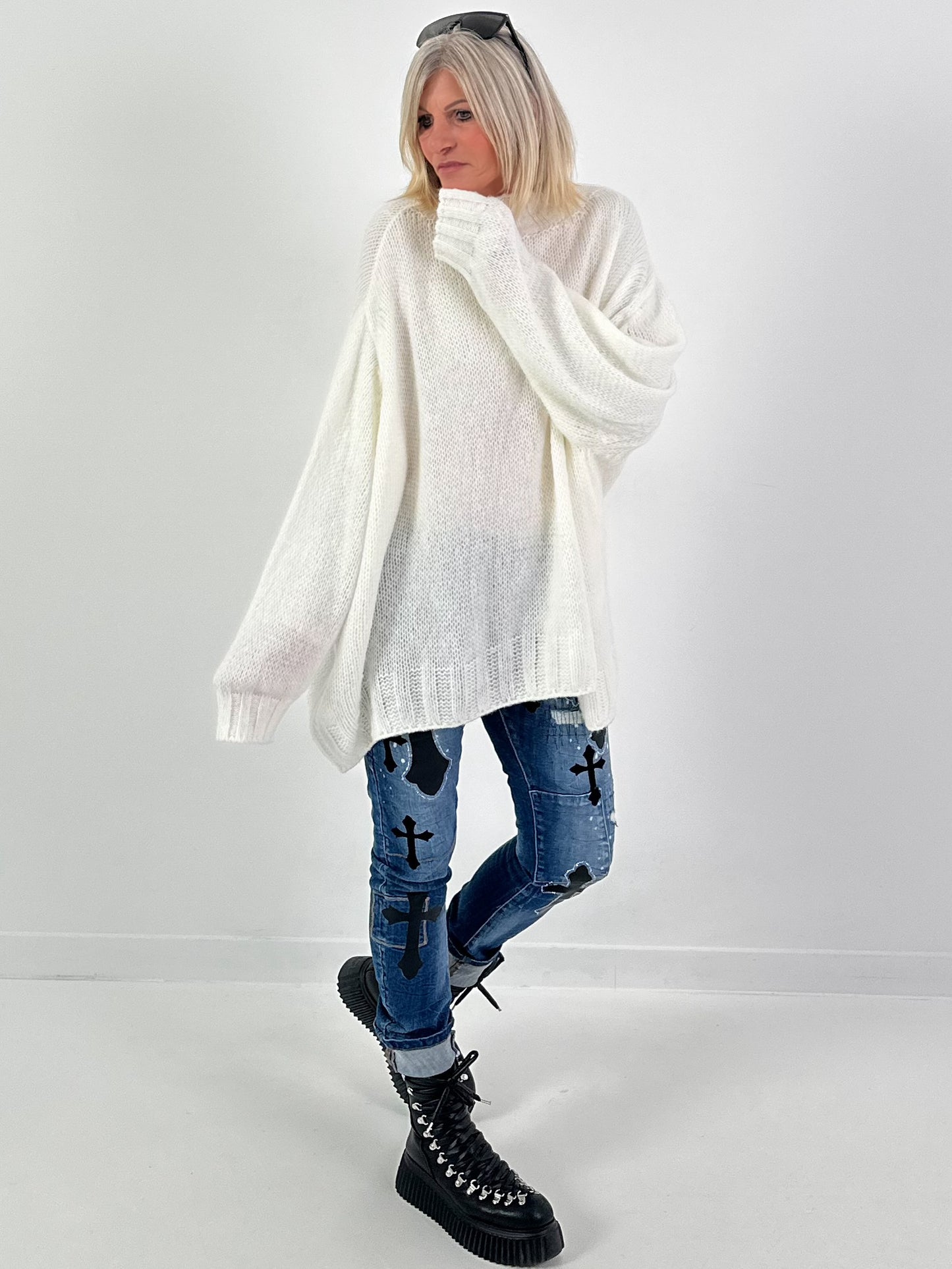 Oversized sweater model "Snuggle Arctic" - ecru