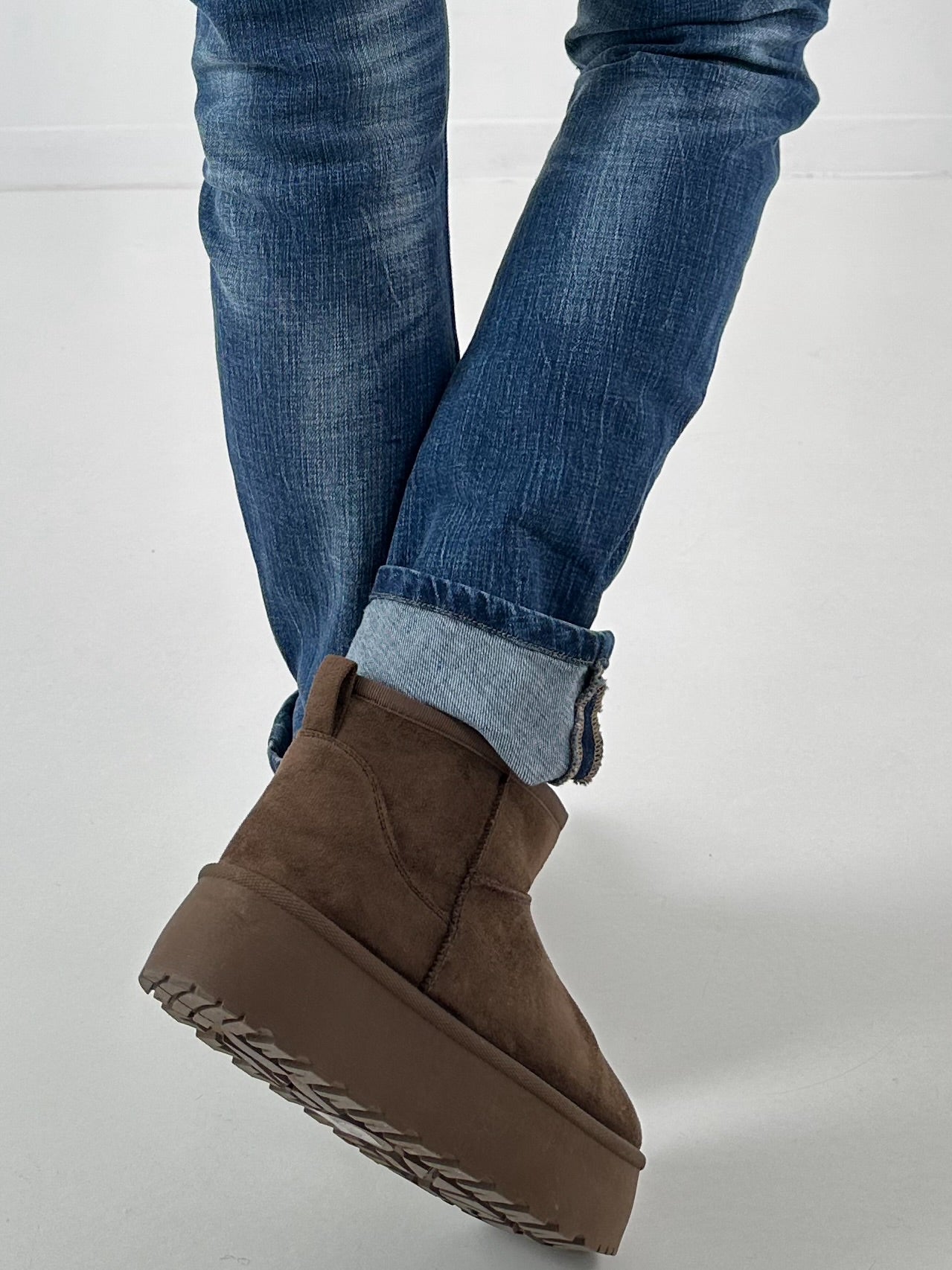 Cosy Low Boot model "Cloudie" - chocolate