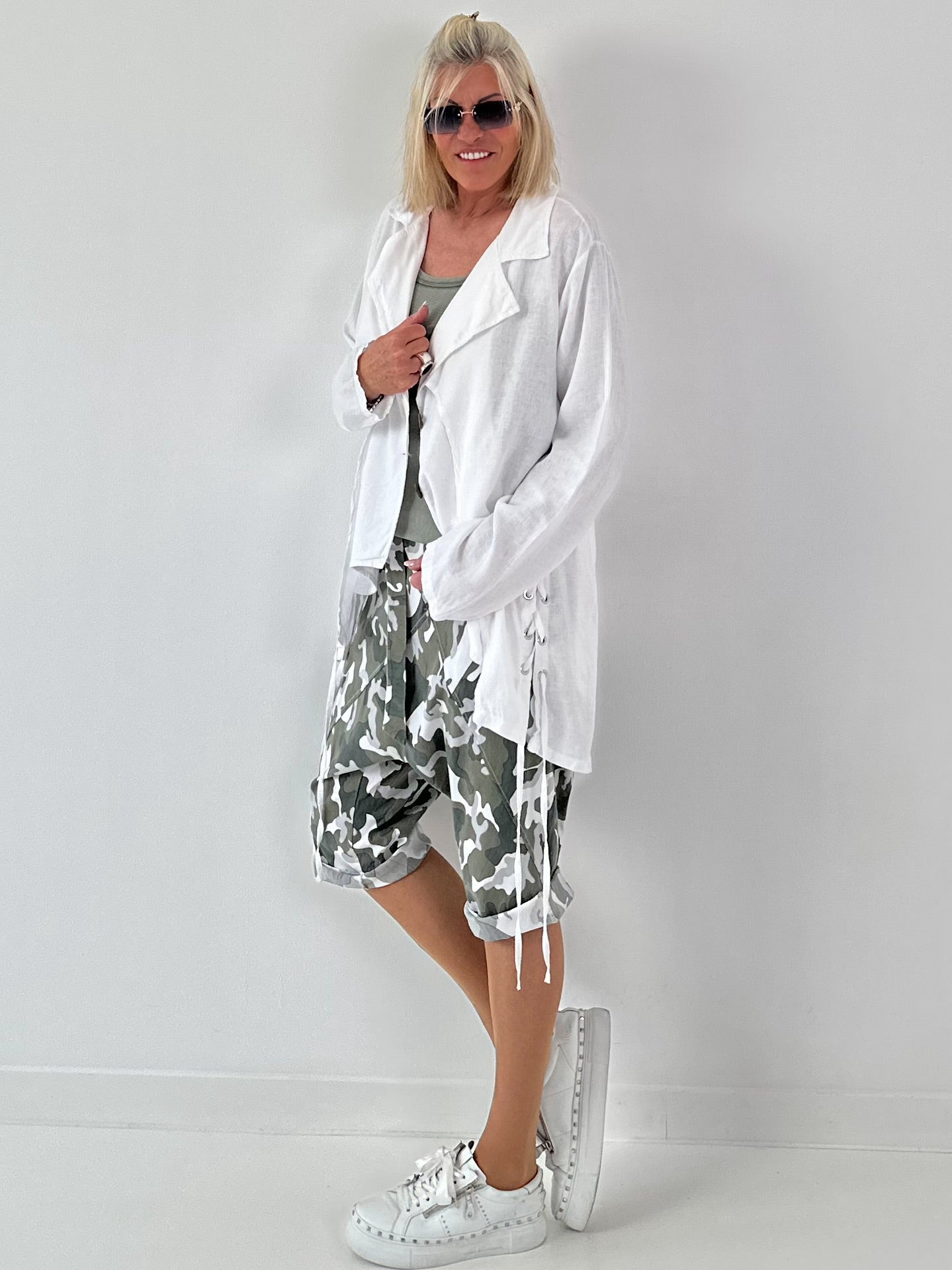 Fancy linen jacket with side lacing - white