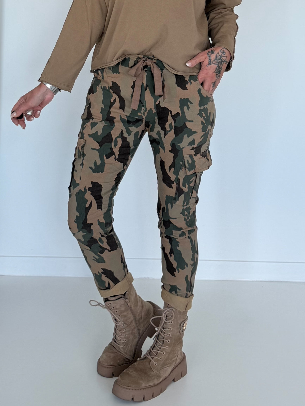 Cargo Hose mit Camouflage-Print - camel-oliv-mehrfarbig
