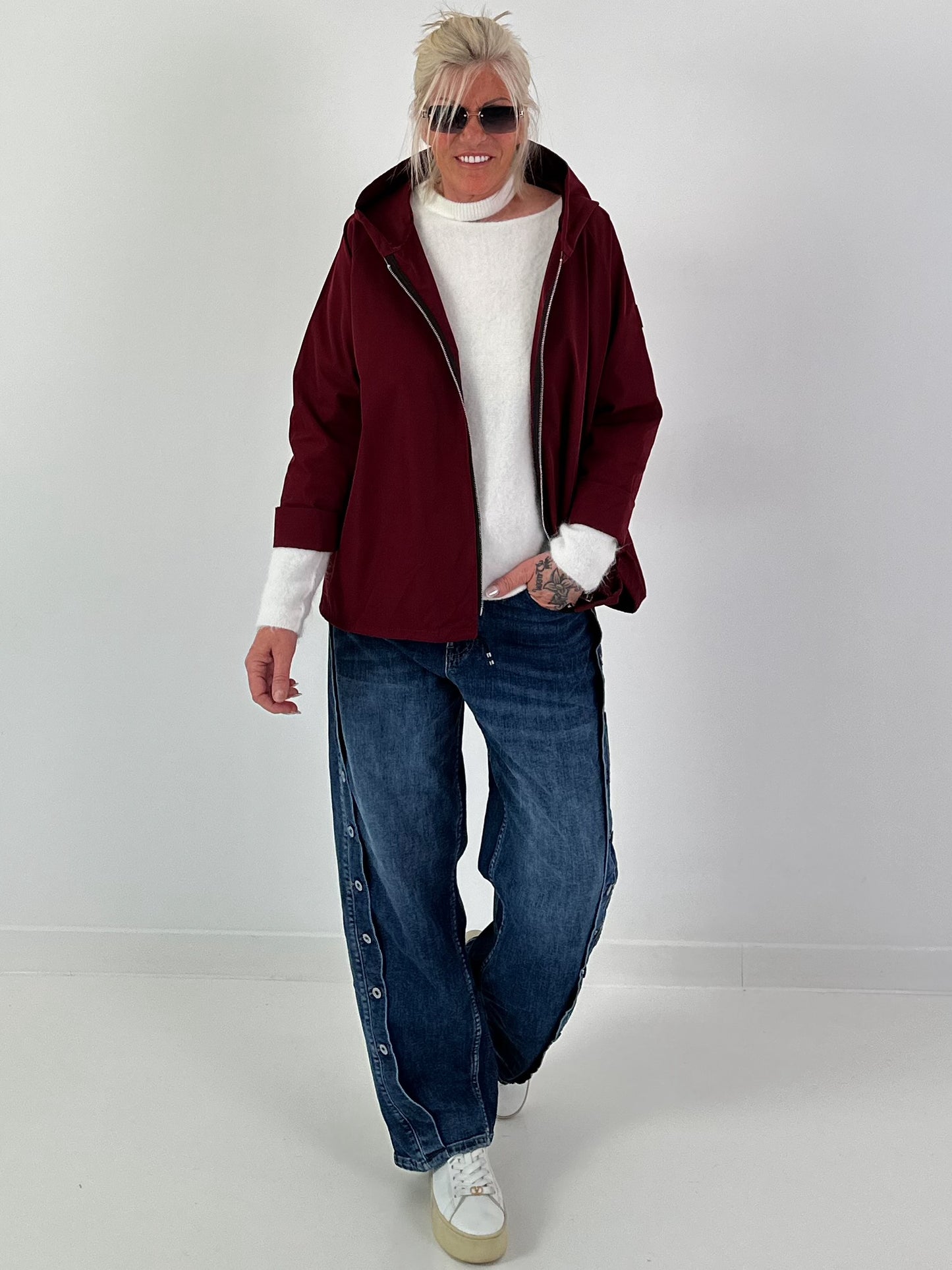 Light jacket with hood - bordeaux