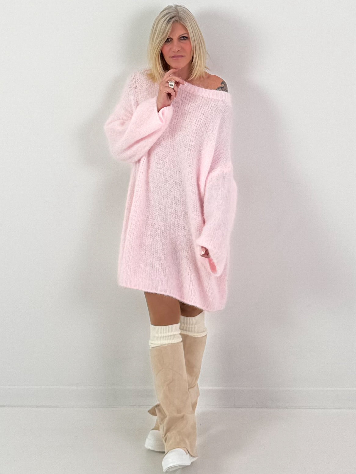Long pullover/dress model "Soft Aura" - baby pink