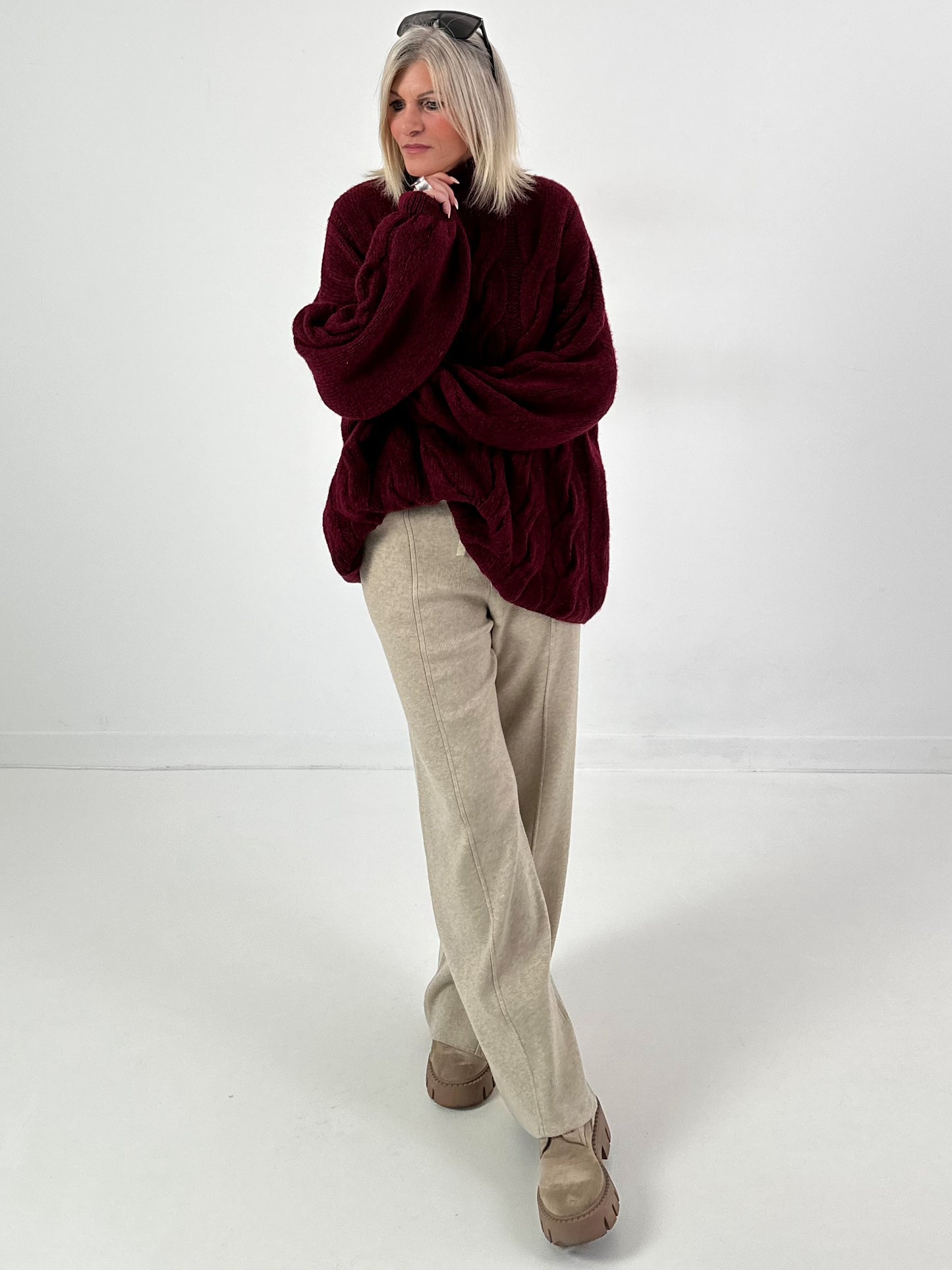 Lässiger Pullover mit Zopfmuster Modell "Pure Cable" - bordeaux