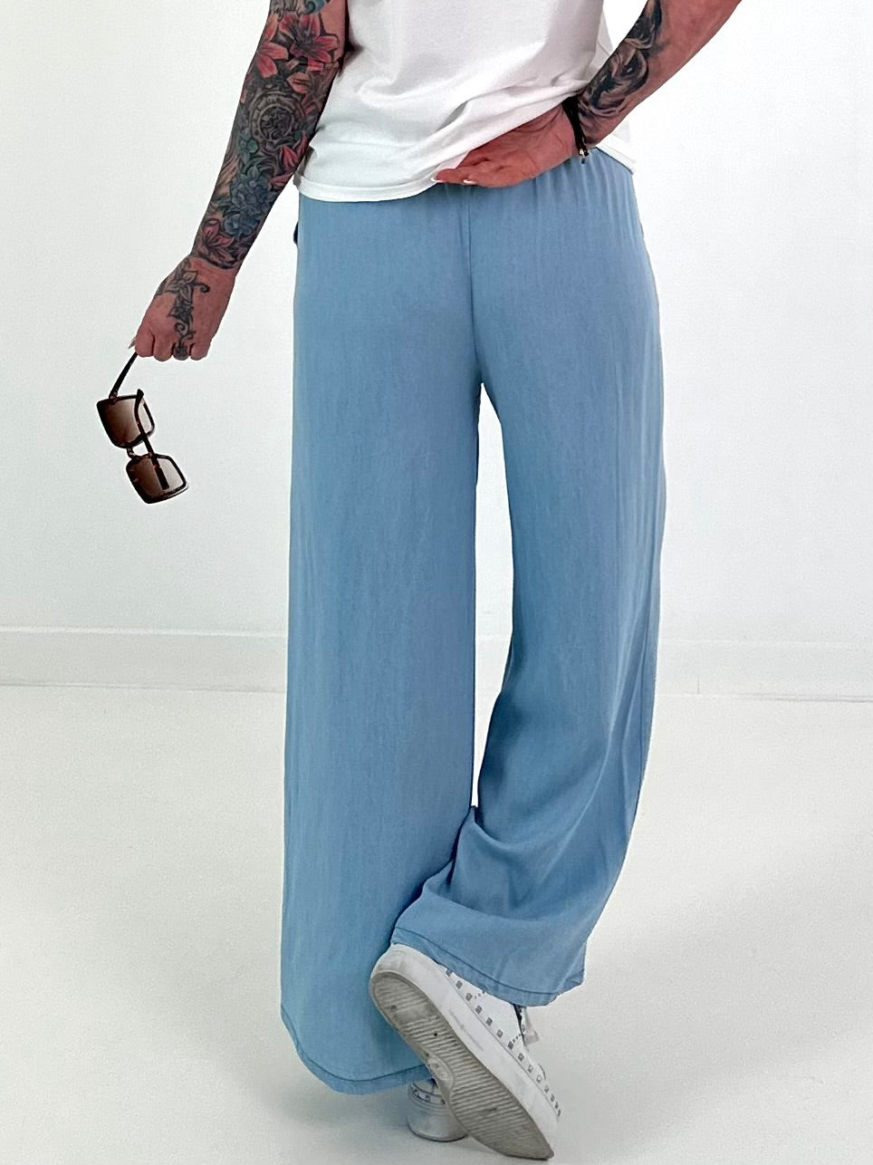Jeans with elasticated waistband - light blue
