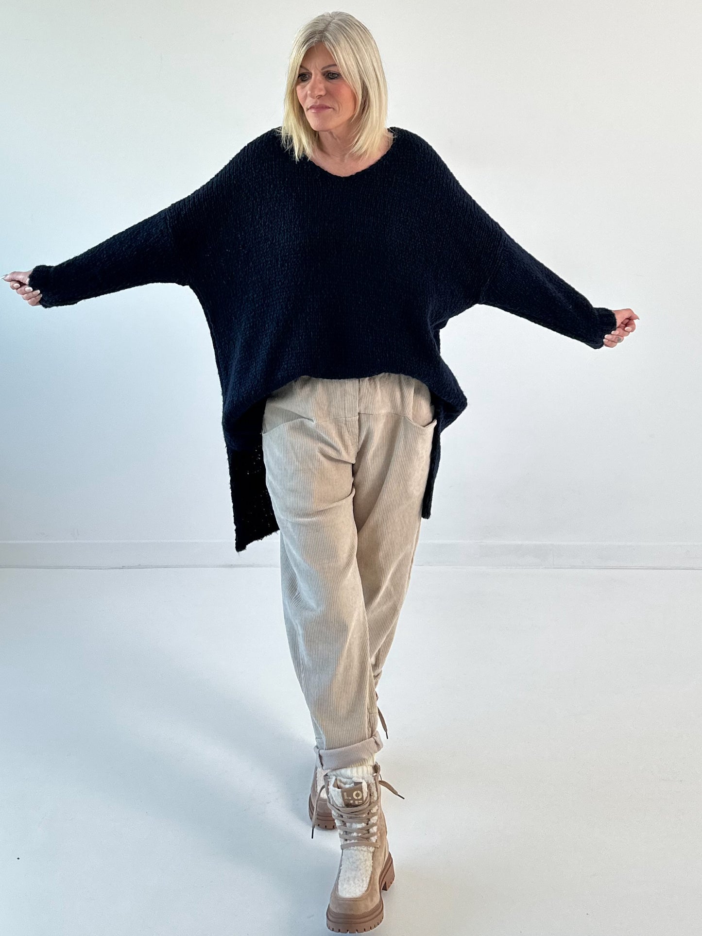 Trui model "Slouchy Dream" - kosmisch blauw