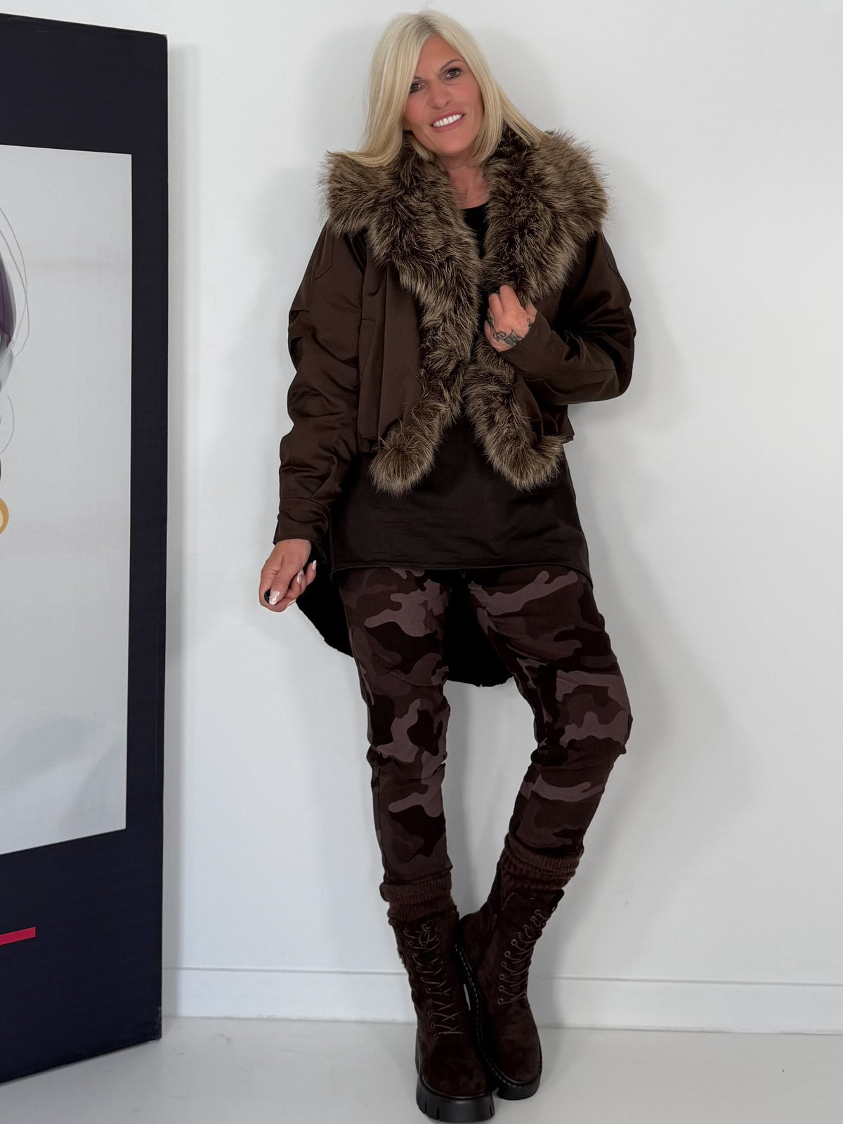 Jacke mit kuscheligem Fellkragen - mokka