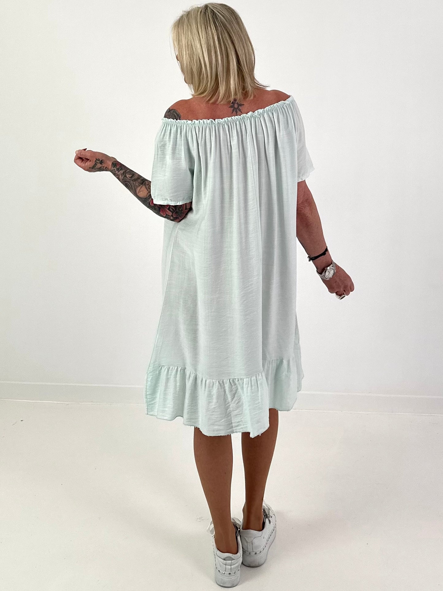 Dress with short sleeves and flounce - mint