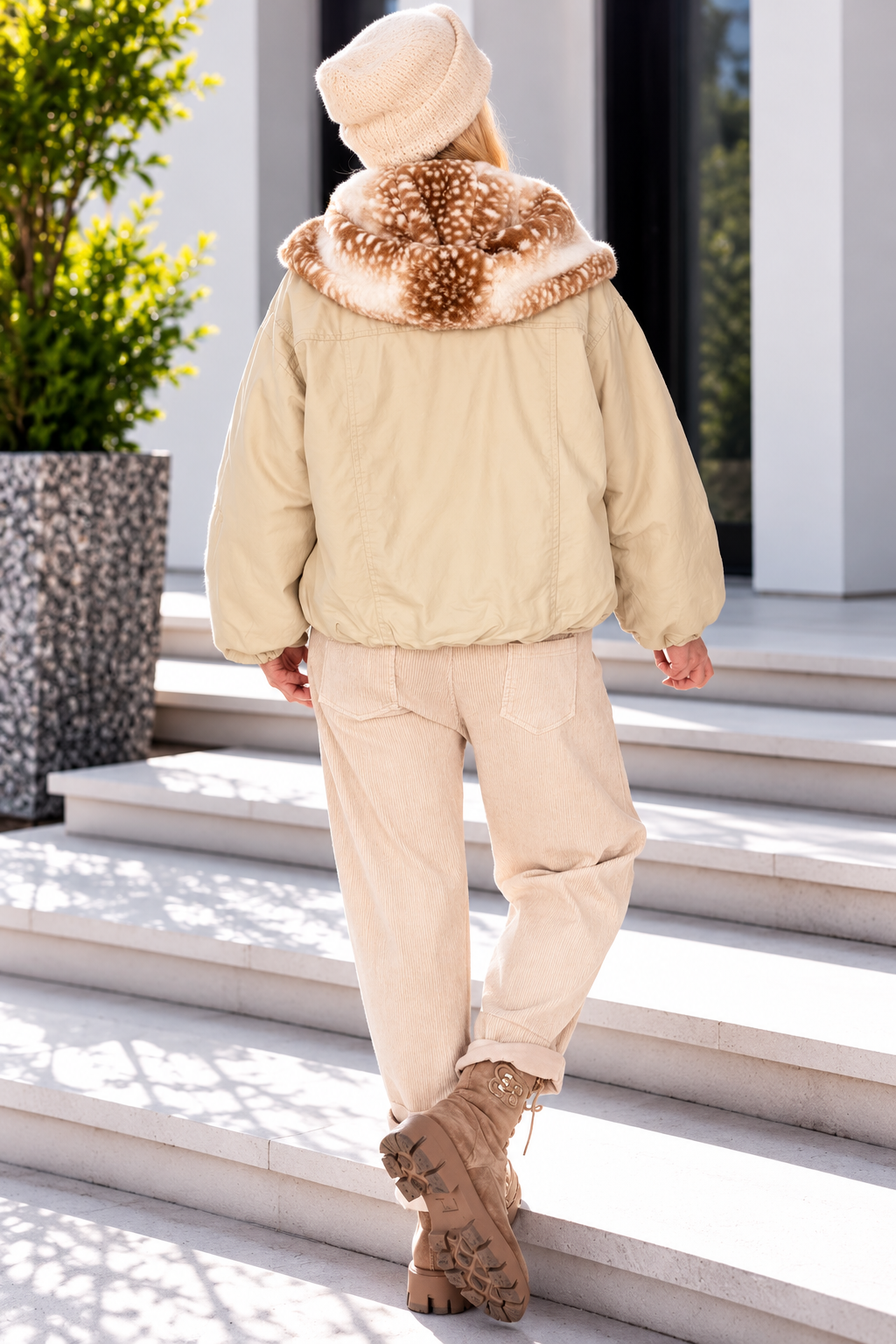 Bomberjacke mit Fake Fur Einsatz - beige-mehrfarbig