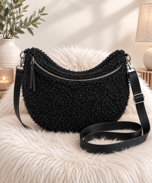 XXL Crossbody Bag in Teddy-Curl-Optik - schwarz
