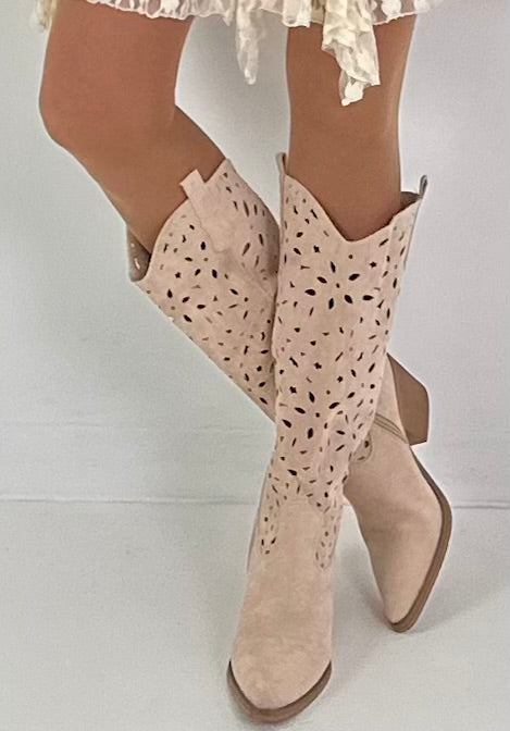 Boots with cut-out - beige