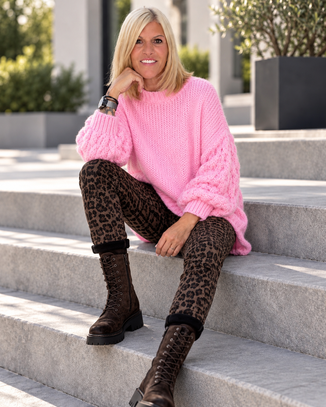 Oversized Pullover mit Grobstrickärmeln - rosa