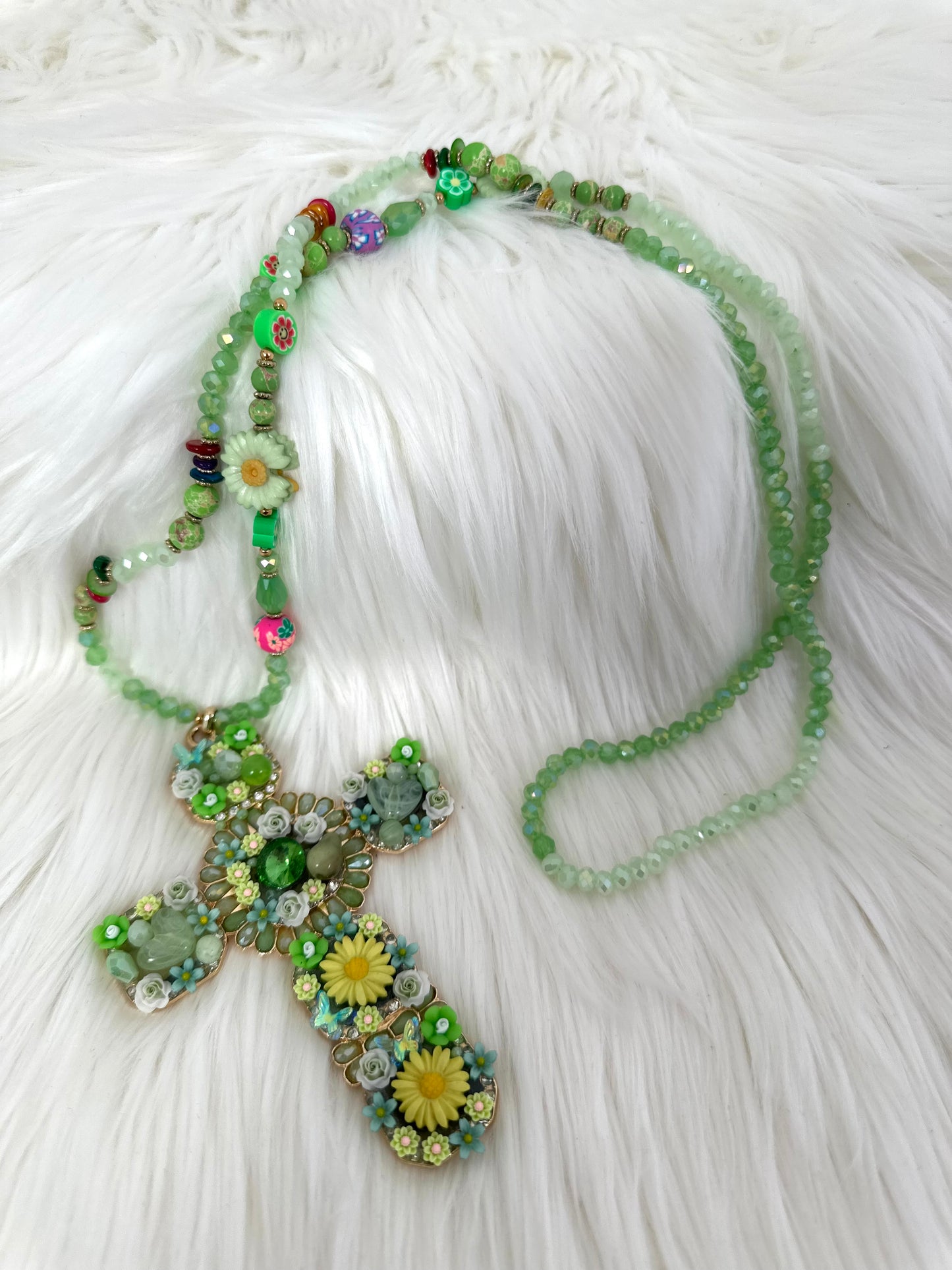 Kette mit Kreuz Anhänger - grün-mehrfarbig