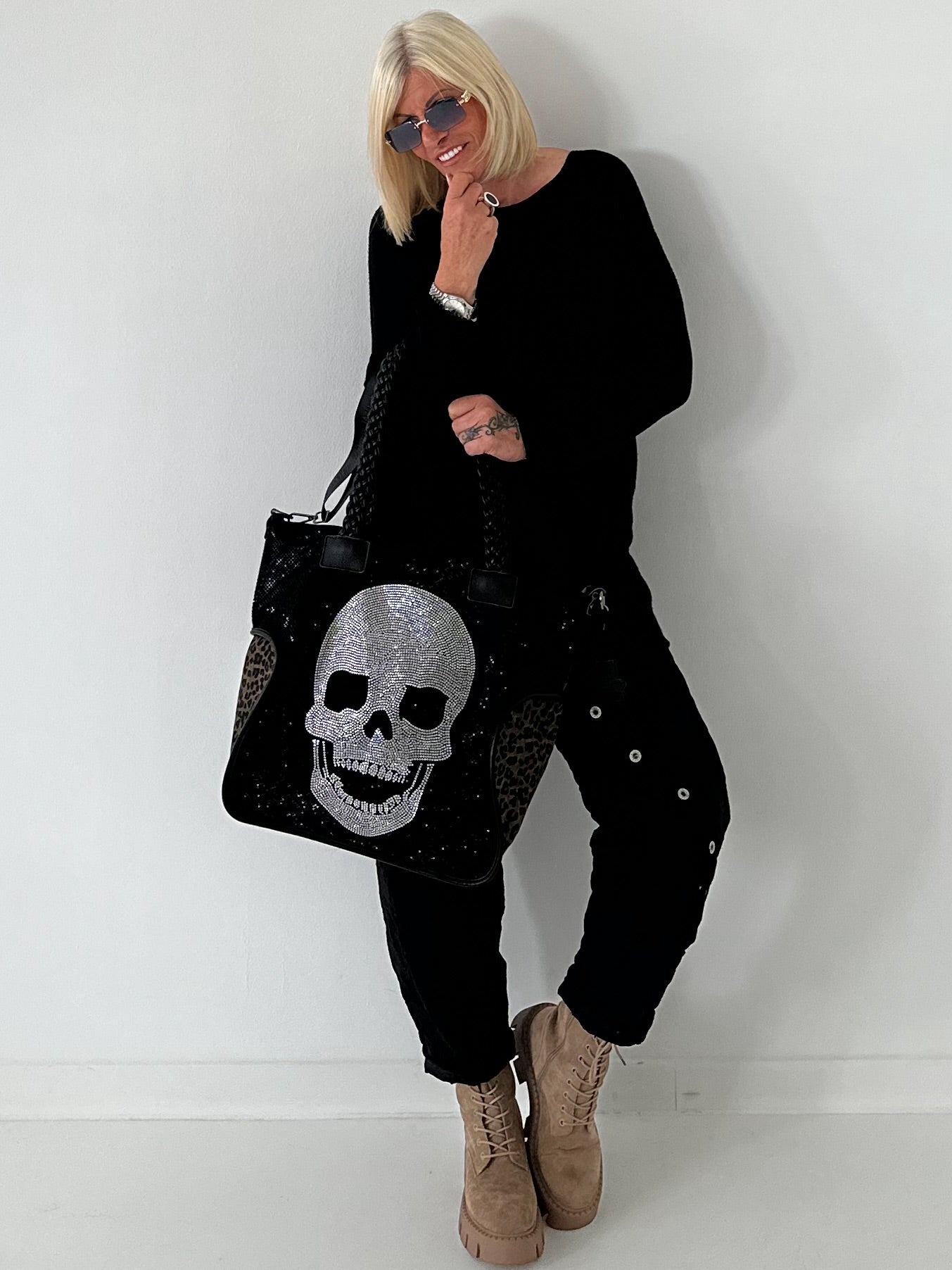 Soft Oversized Basic Pullover - Black