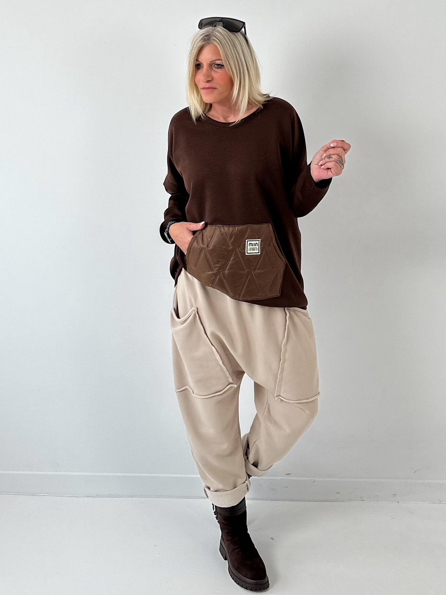 Sweatshirt model "Metro Chic" - chocolate