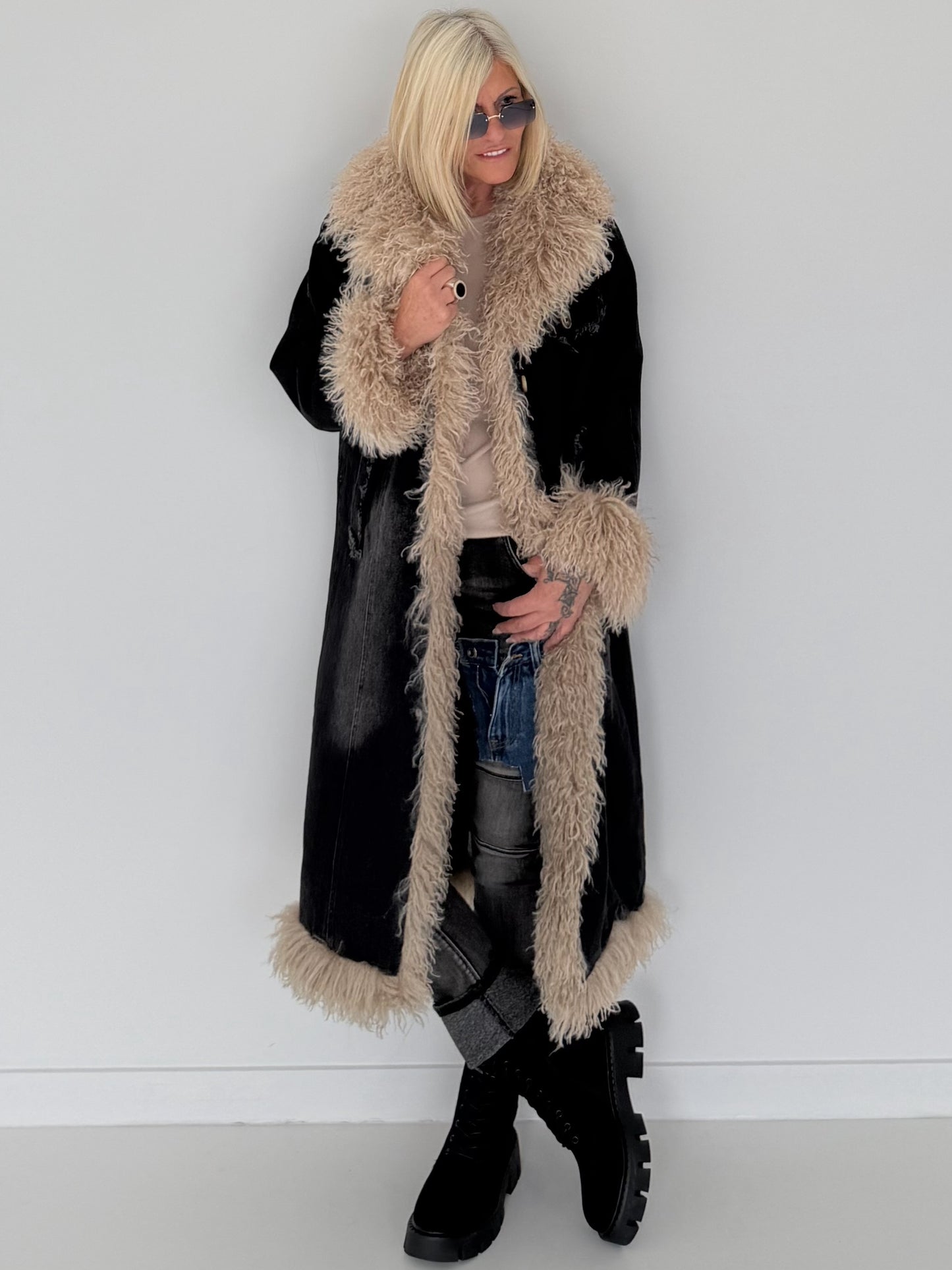 Jeansmantel mit Fell-Details - used-black