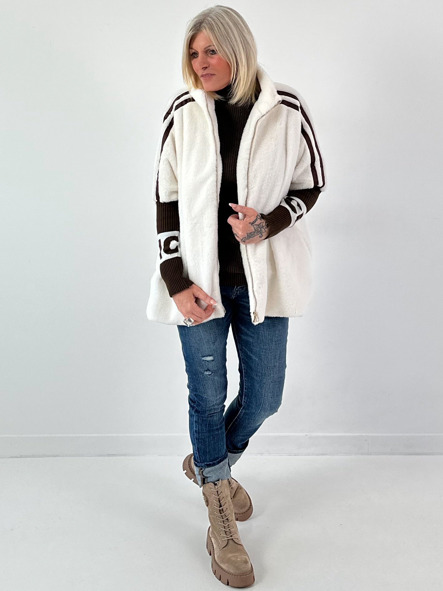 Bontjas met gebreide mouwen, model "Fluffline" - ecru