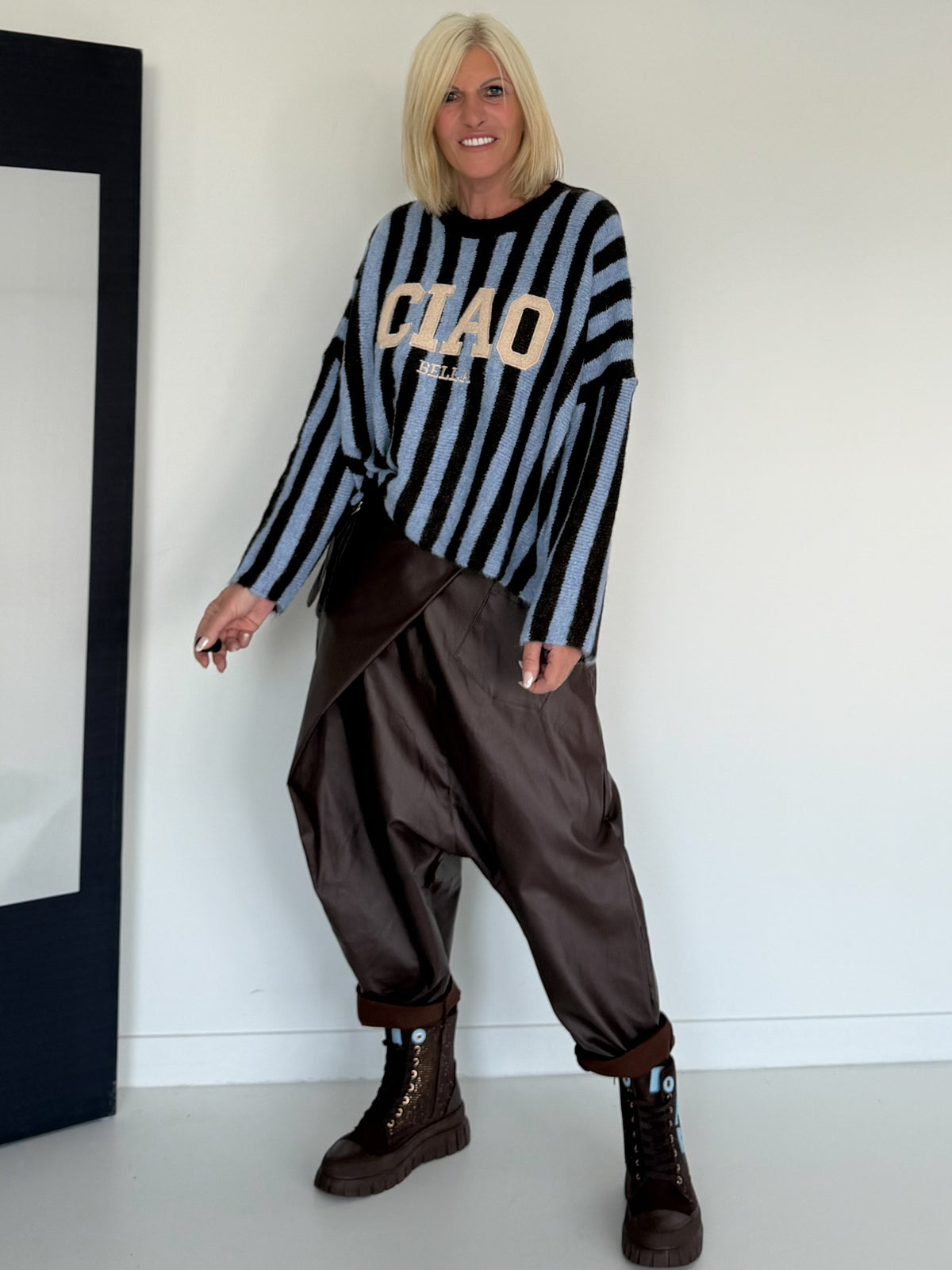 Oversized Pullover Ciao Bella - hellblau-mokka
