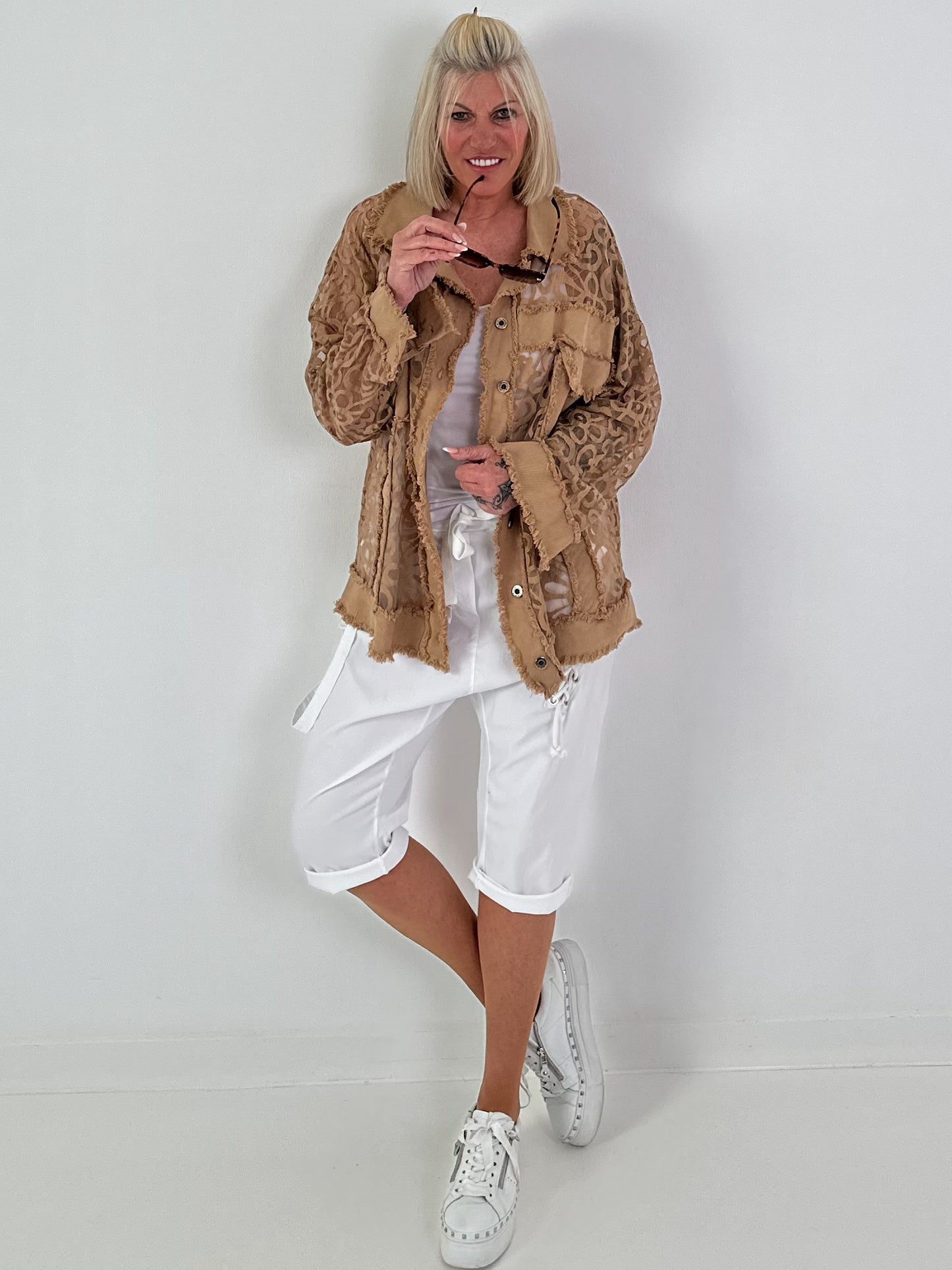 Baggy Short mit Schnürdetail - weiss