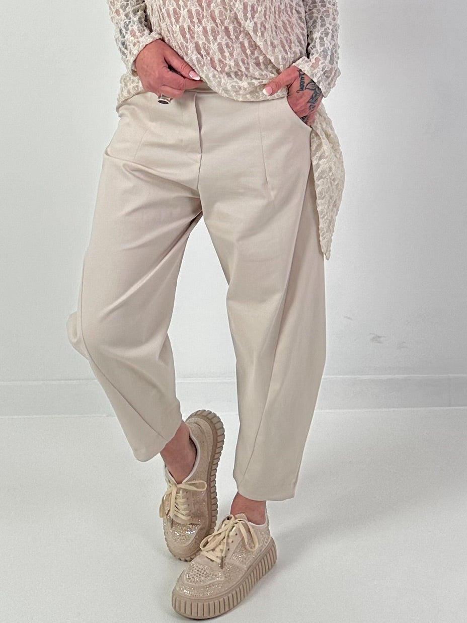 Ballonhose mit asymmetrischer Naht - beige