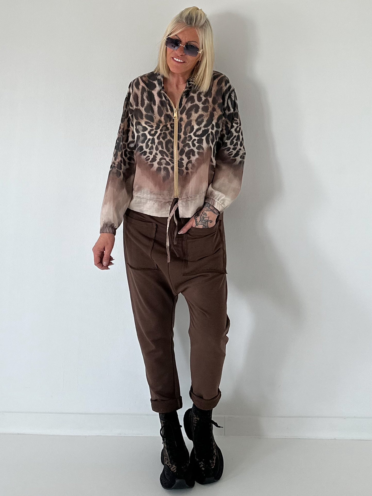 Baggy sweatshirt with patch pockets - mocha
