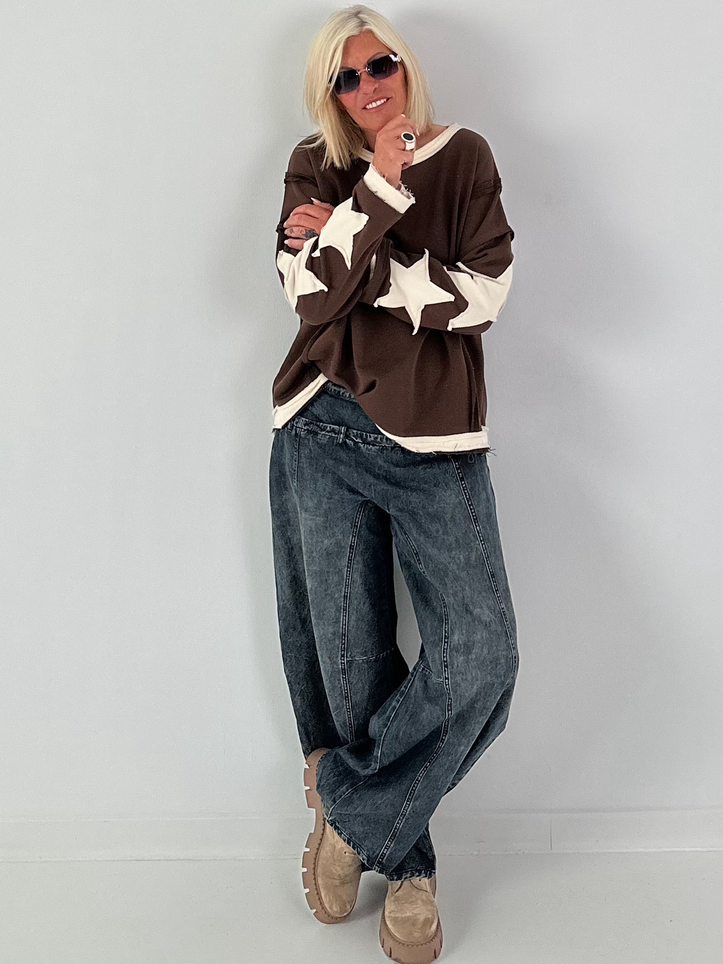 Sweatshirt mit trendigen Sternelementen- schoko