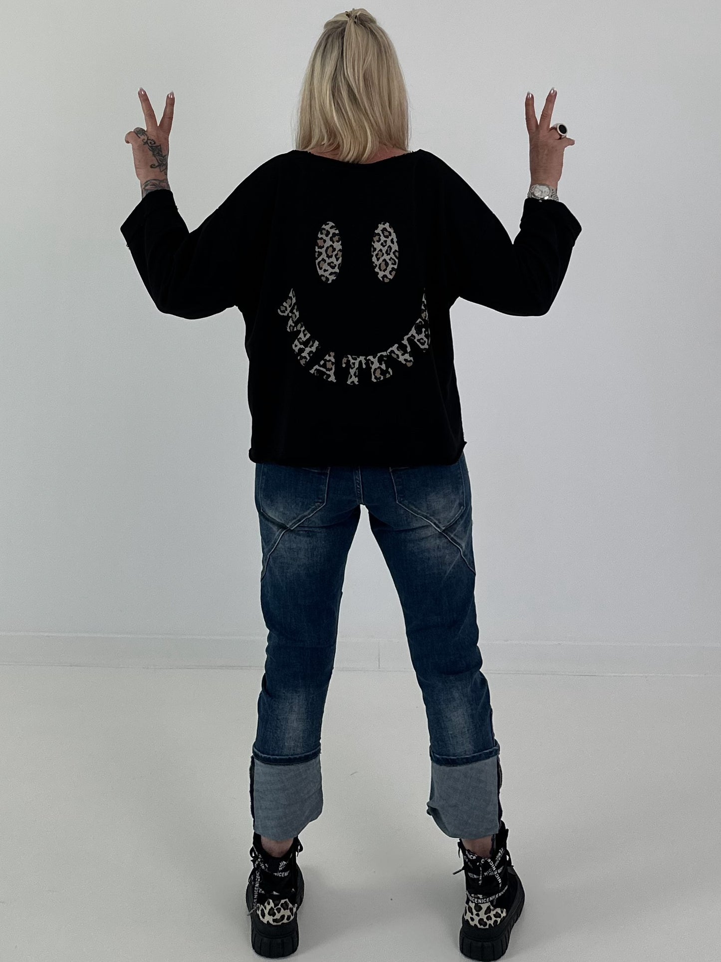 Sweatshirt mit Leo-Print - schwarz
