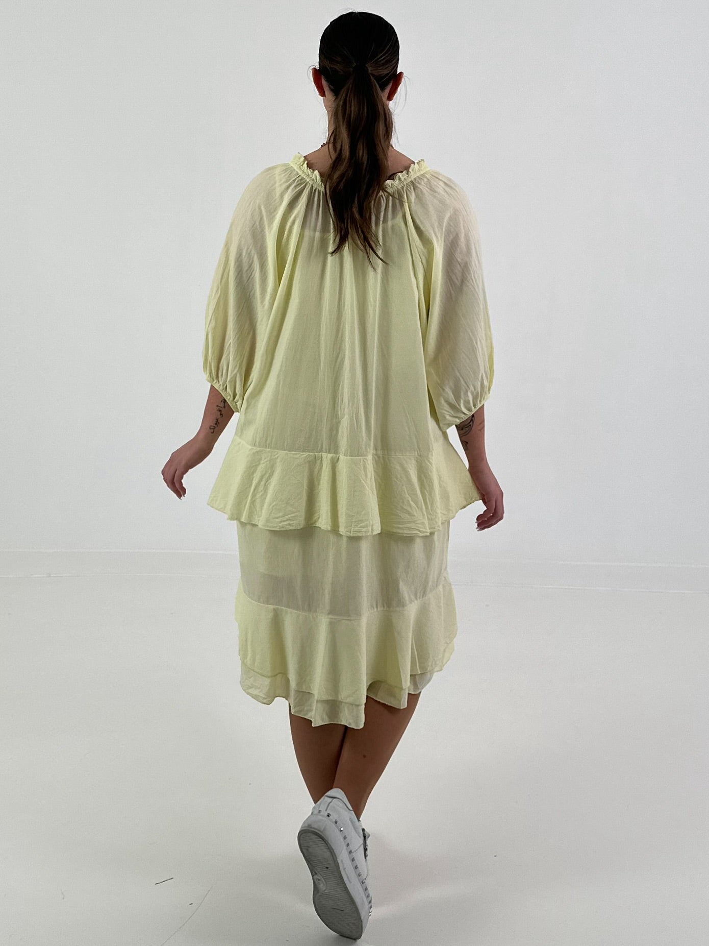 Kleid mit Unterziehtop und Volants - gelb