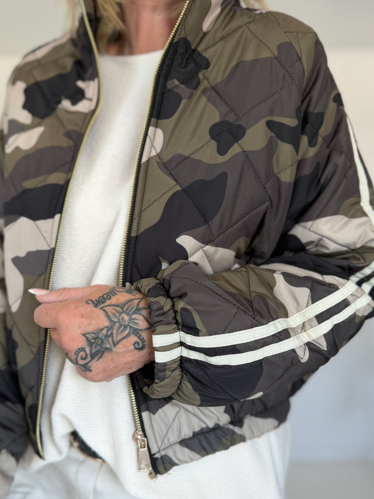 Bomberjacke im Camouflage-Look - oliv-beige-mehrfarbig