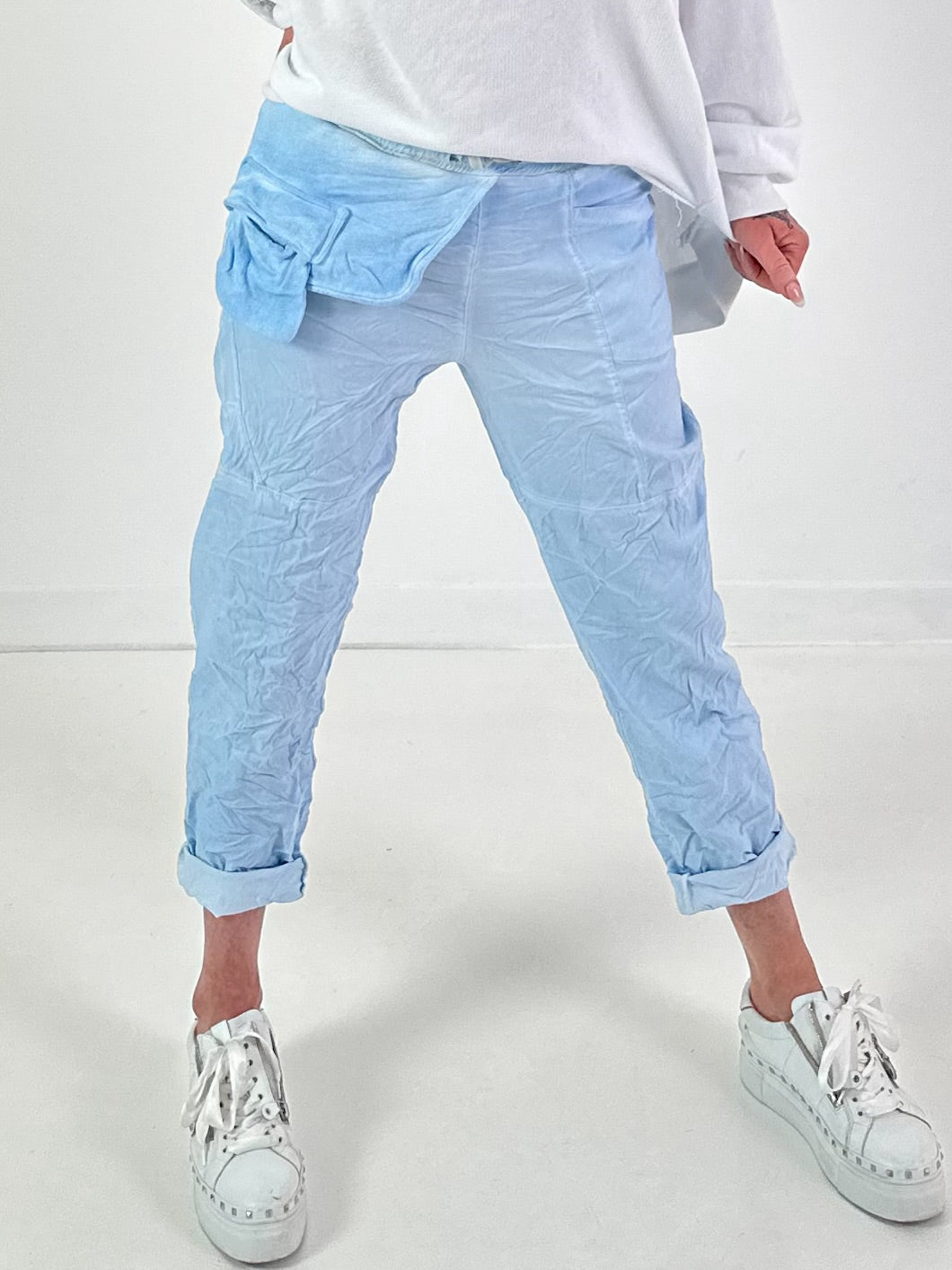 Hose Modell "Sleek Comfort" - hellblau