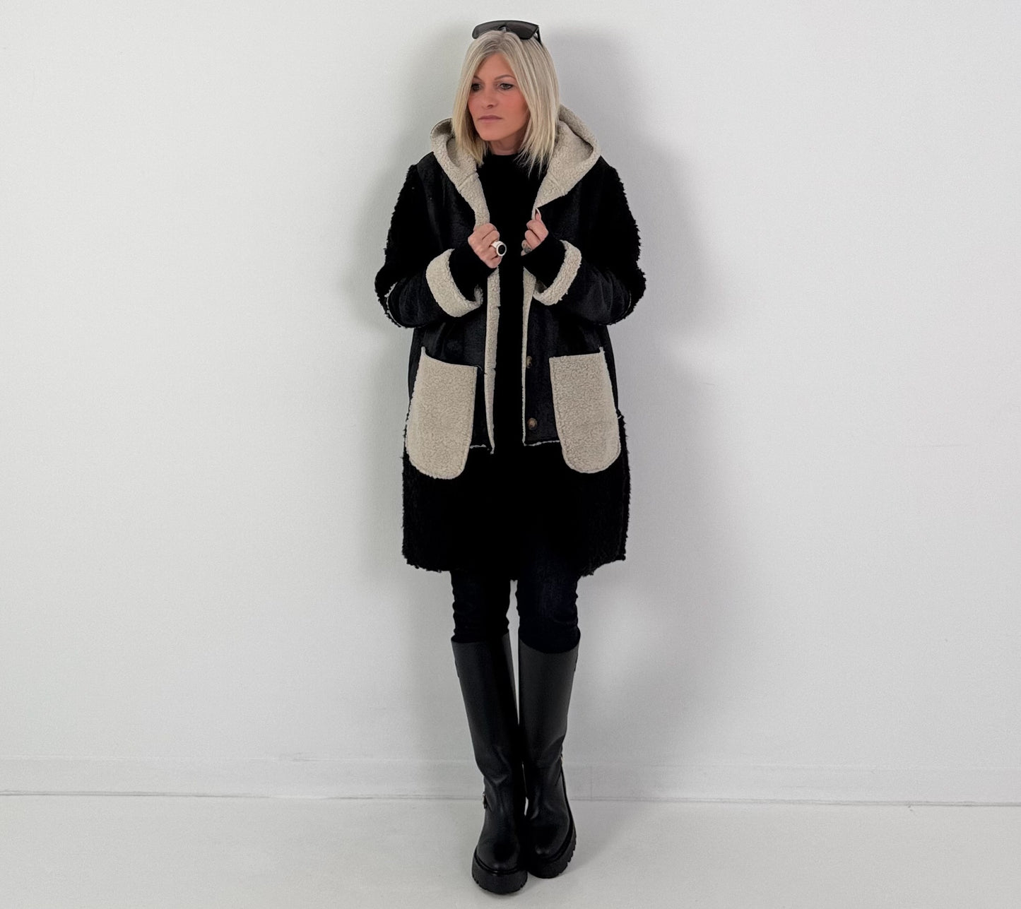 Jas van materiaalmix met capuchon, model "Nordic Blend" - zwart-beige