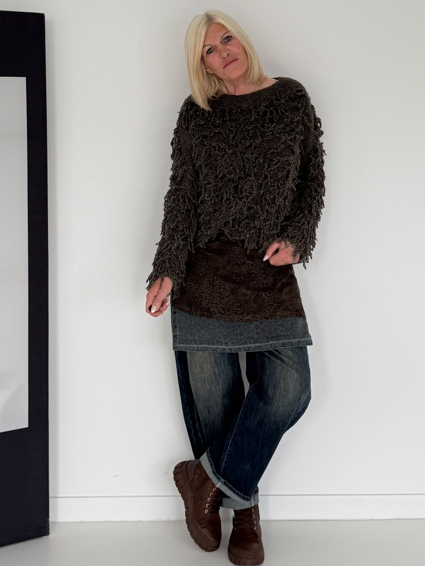 Kuschliger Pullover mit Fransen - mokka