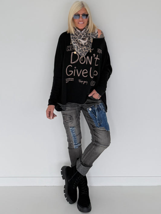Sweater Dont Give Up - schwarz ( lieferbar ab ca. 01.09.26)